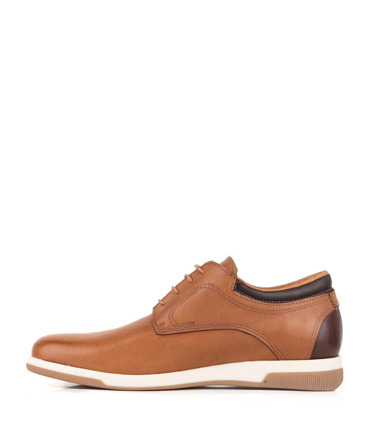 Zapatos de líneas simples en cuero, suela camel — imagen 2