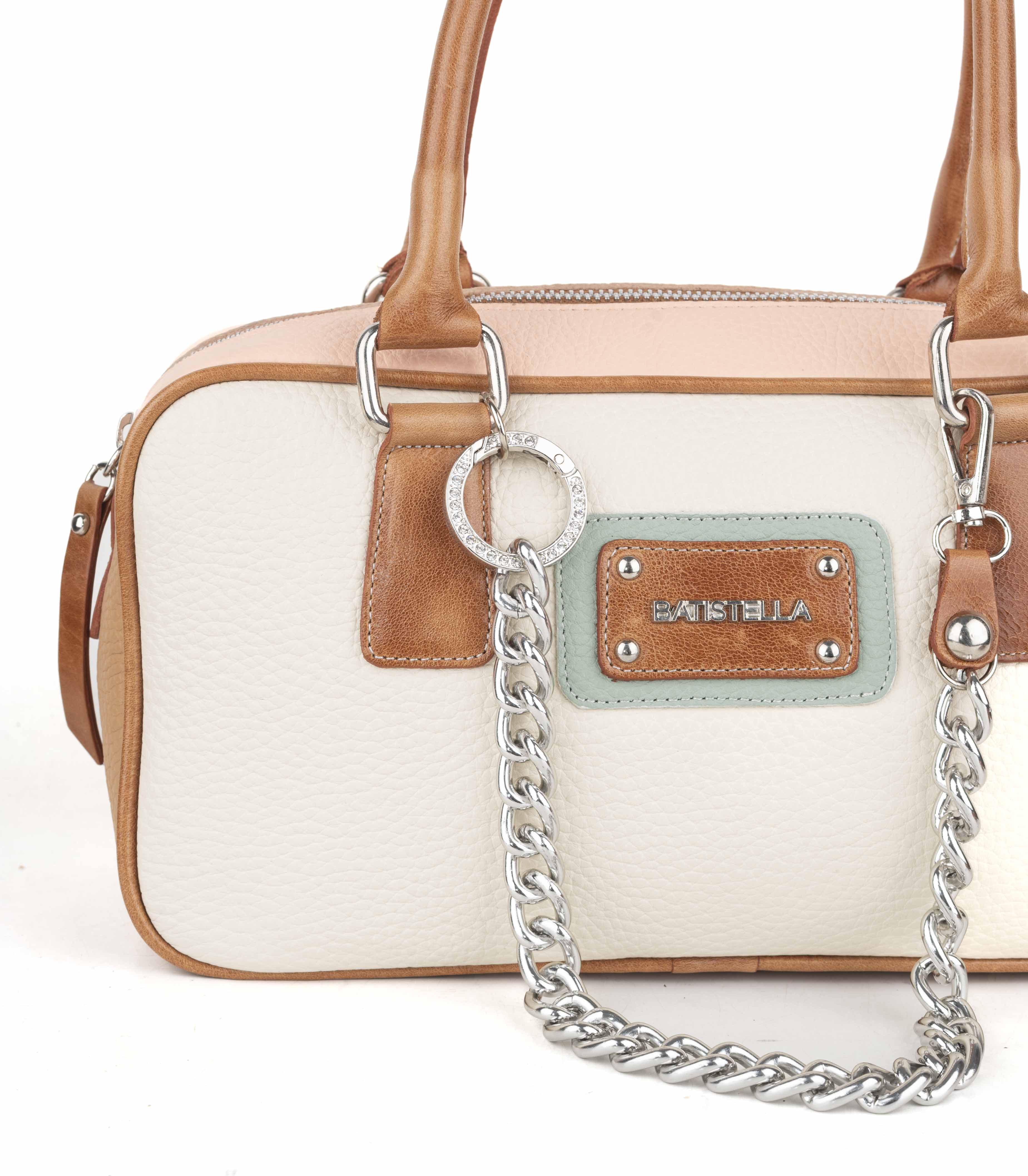 Cartera de cuero con brillo y herrajes — imagen 4