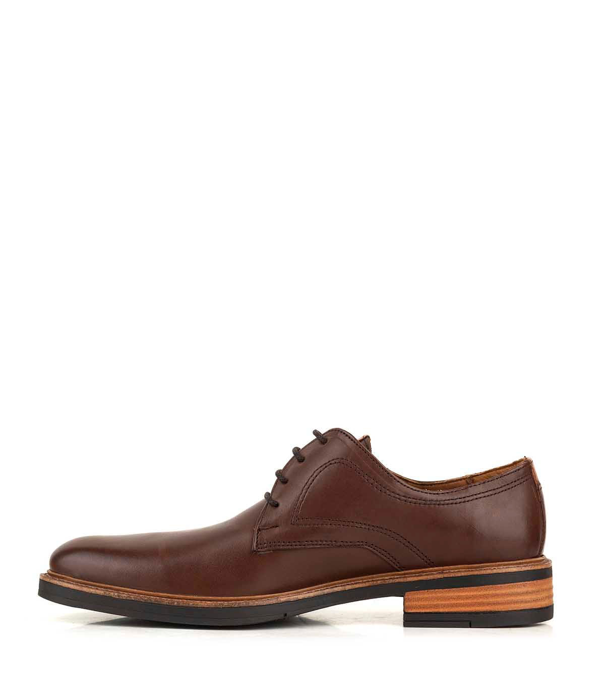 Zapato de cuero clásico con base de goma — imagen 3