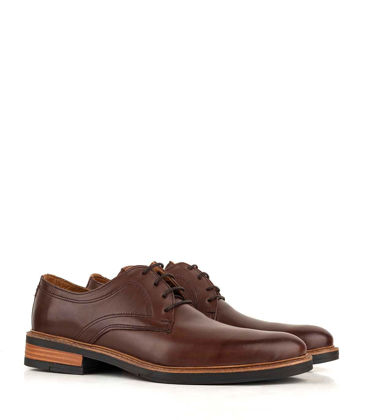 Zapato de cuero clásico con base de goma — imagen 6