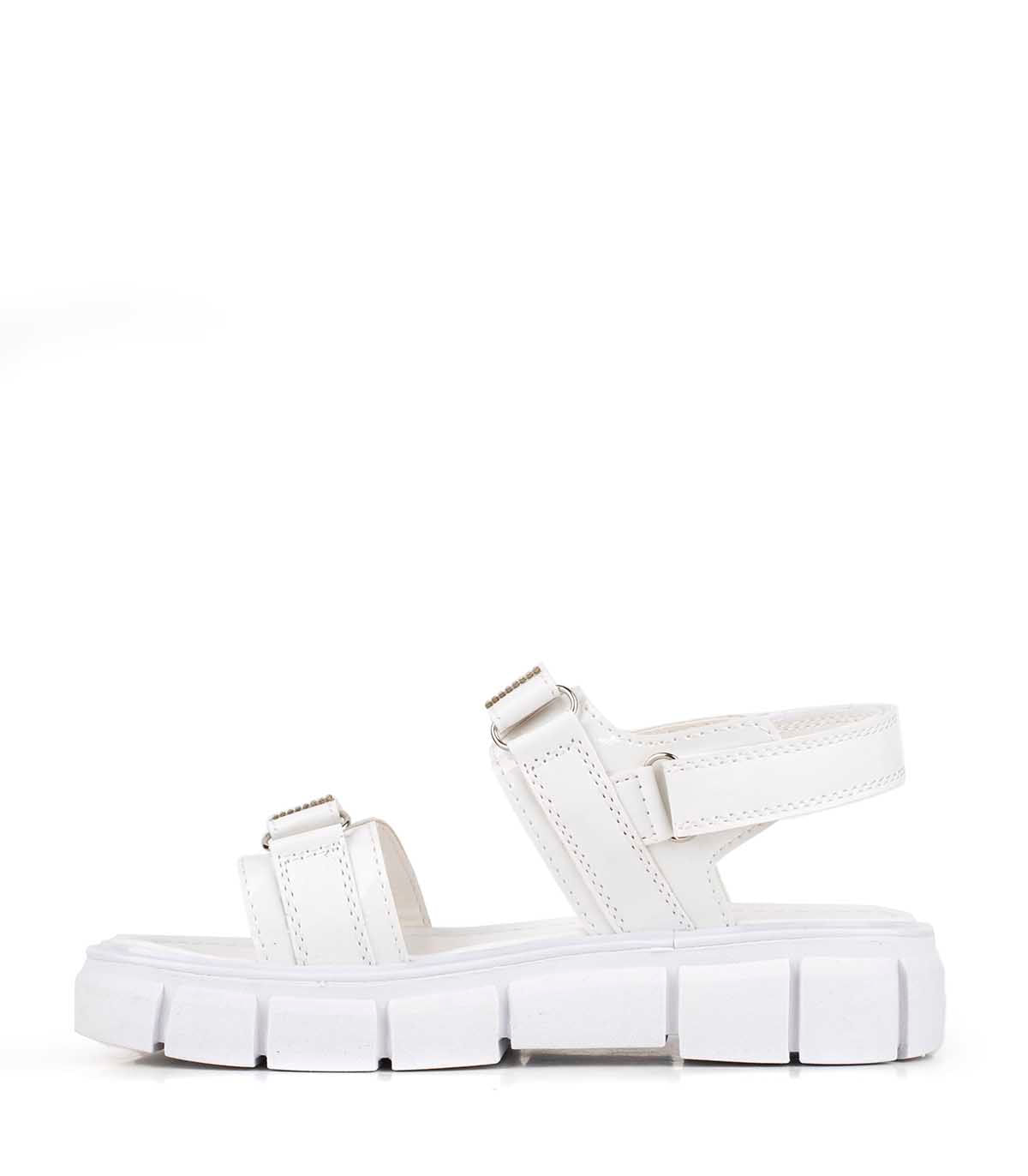 Sandalia alta de charol con velcro Batistella — imagen 2