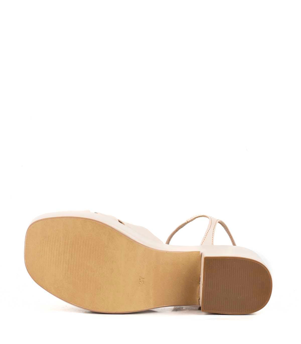 Sandalia taco simil cuero con plataforma — imagen 4