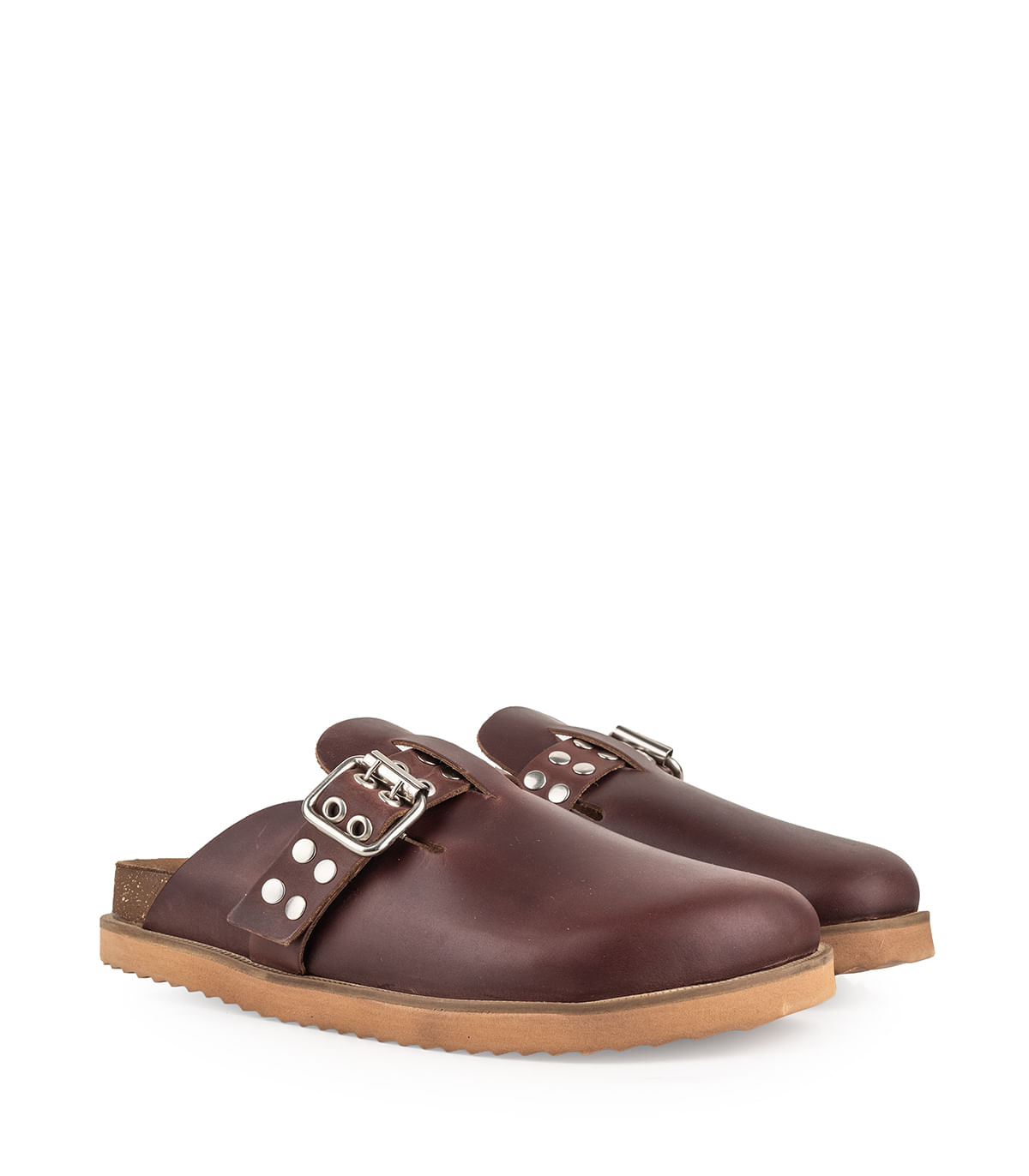 Zuecos de cuero con hebilla y tachas — imagen 5