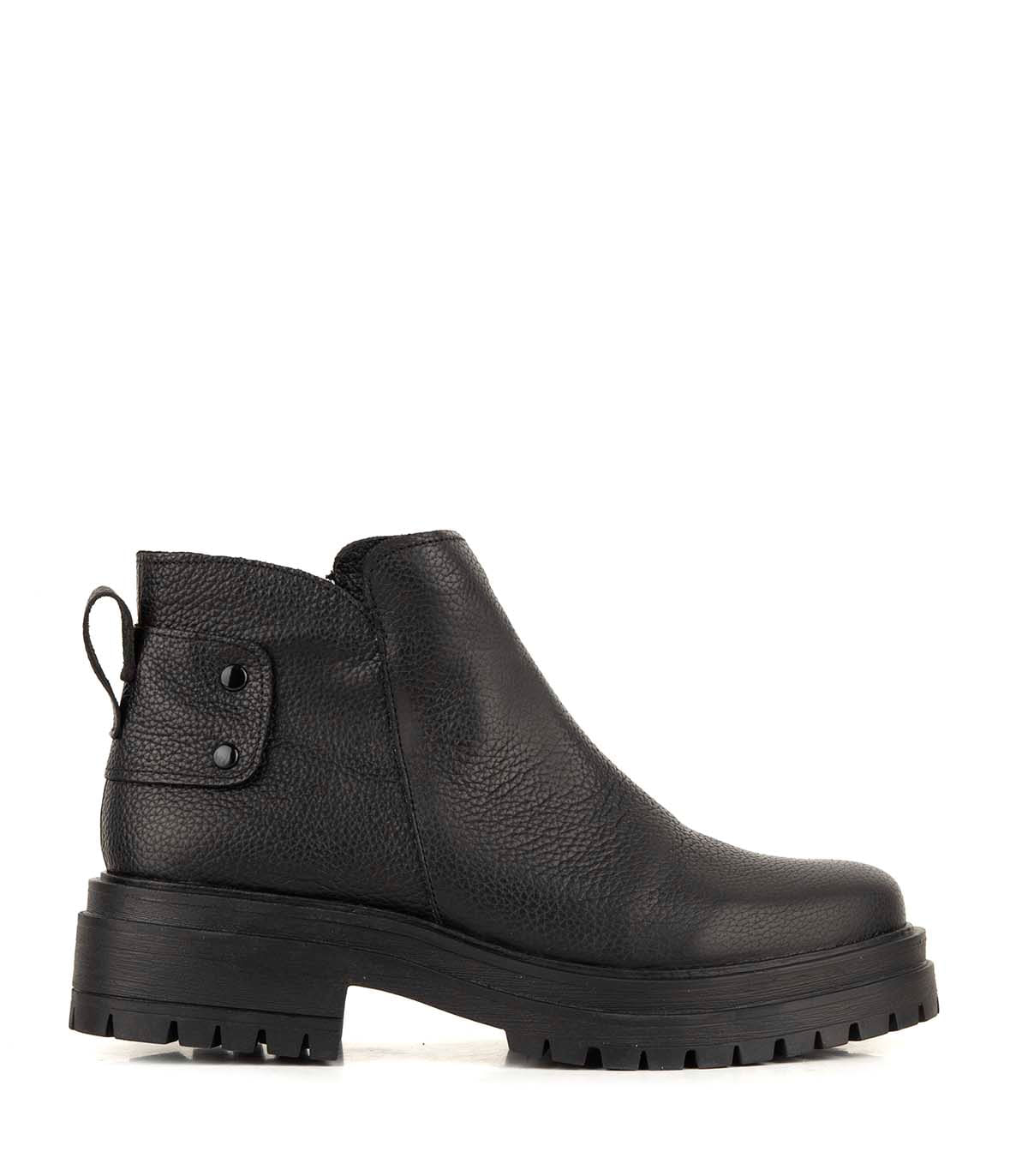 Bota corta de cuero graneado con base tractor