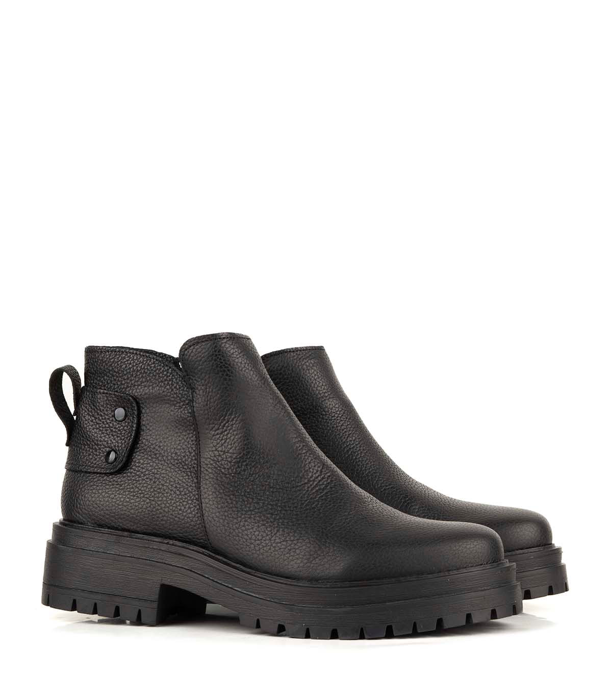 Bota corta de cuero graneado con base tractor — imagen 4