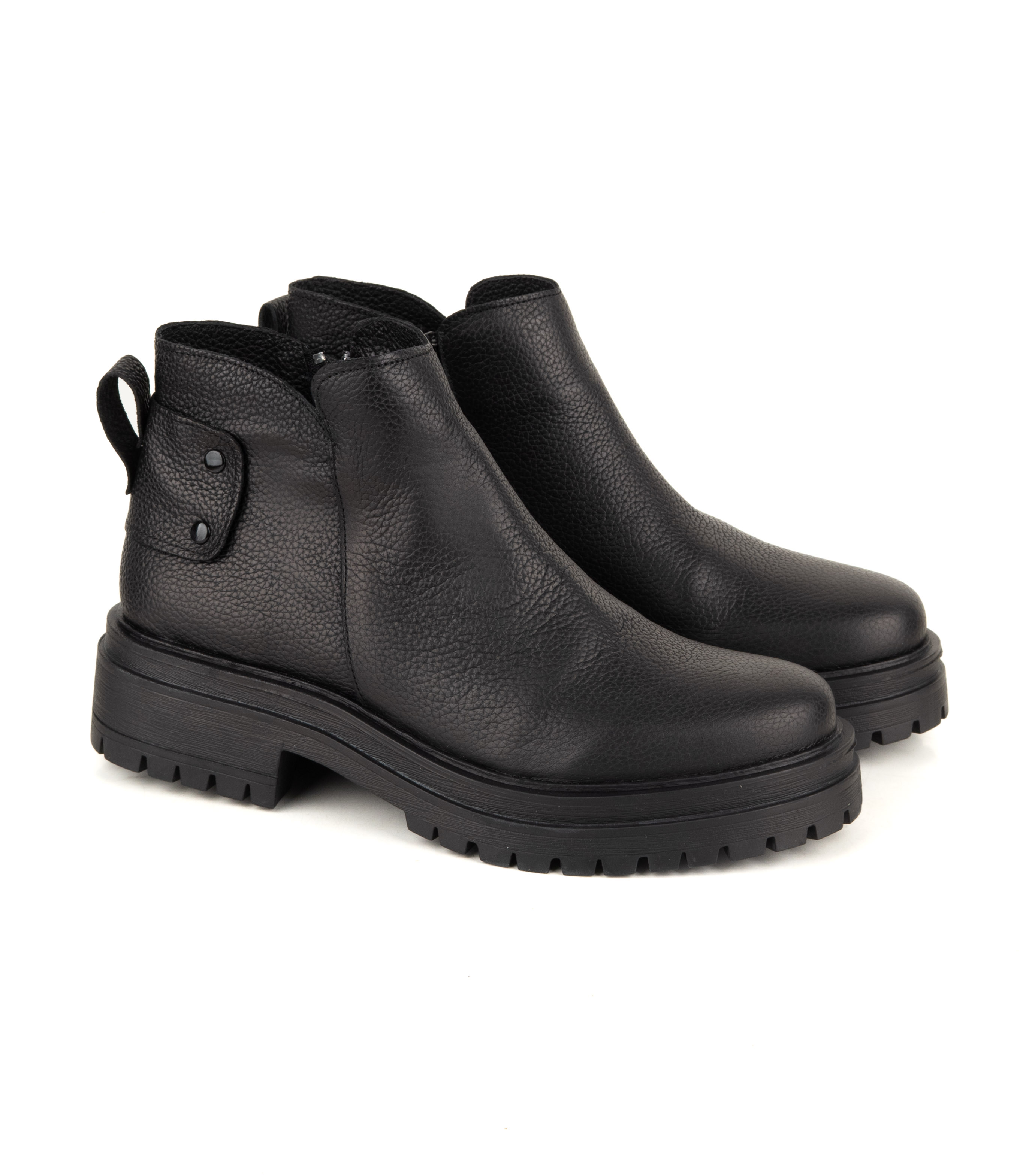 Bota corta de cuero graneado con base tractor — imagen 5
