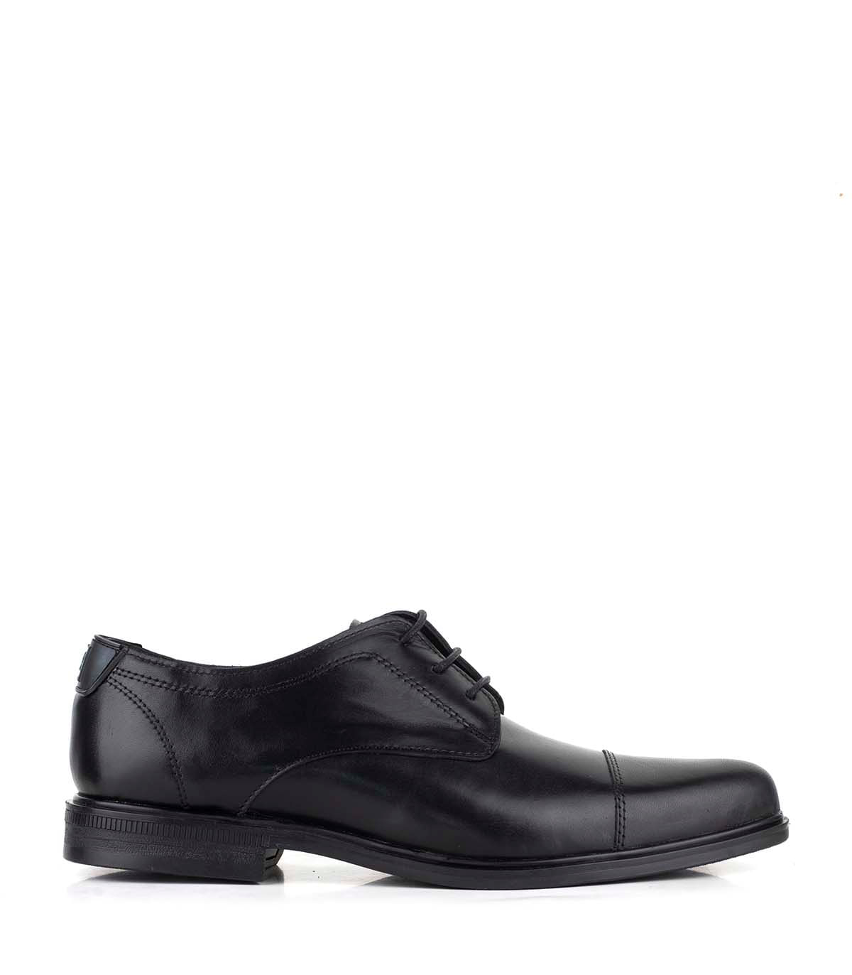 Zapato clásico de cuero con cordones