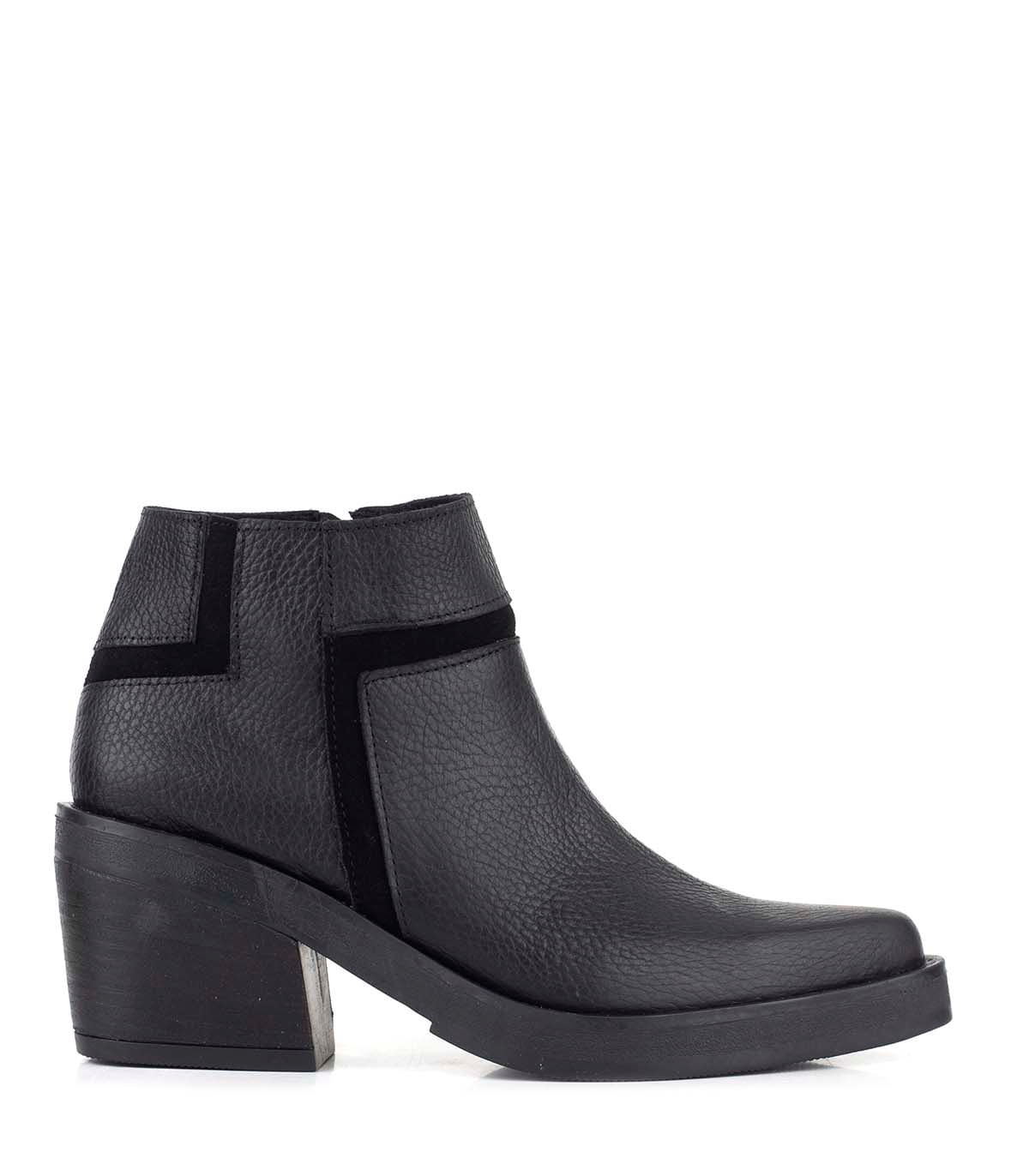 Bota texana corta de cuero con detalles