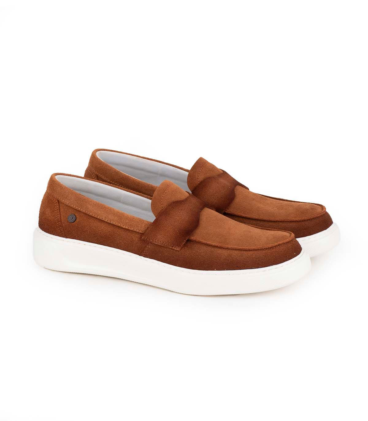Mocasín de cuero o gamuza con base blanca — imagen 6