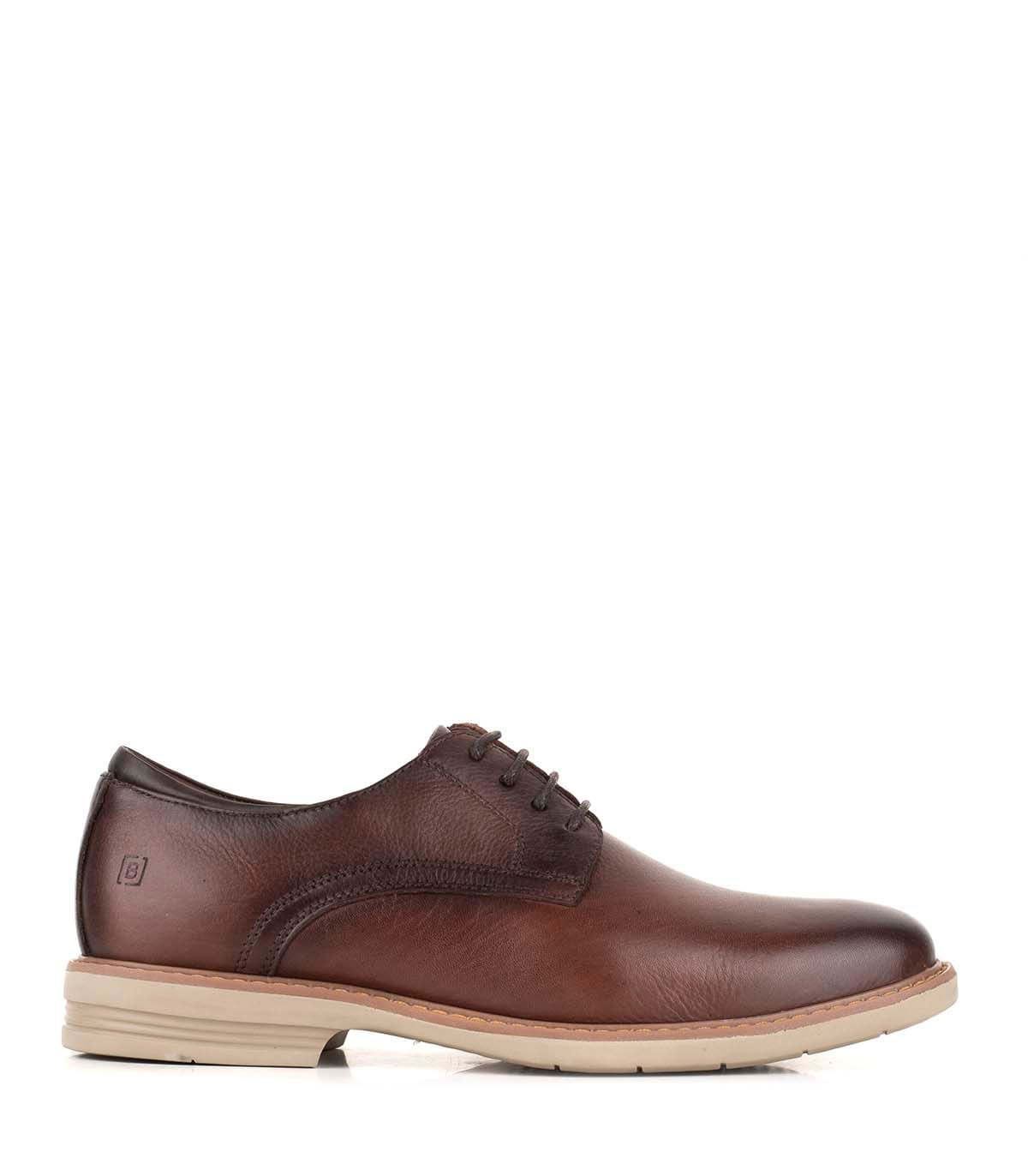 Zapato clásico de cuero con cordones