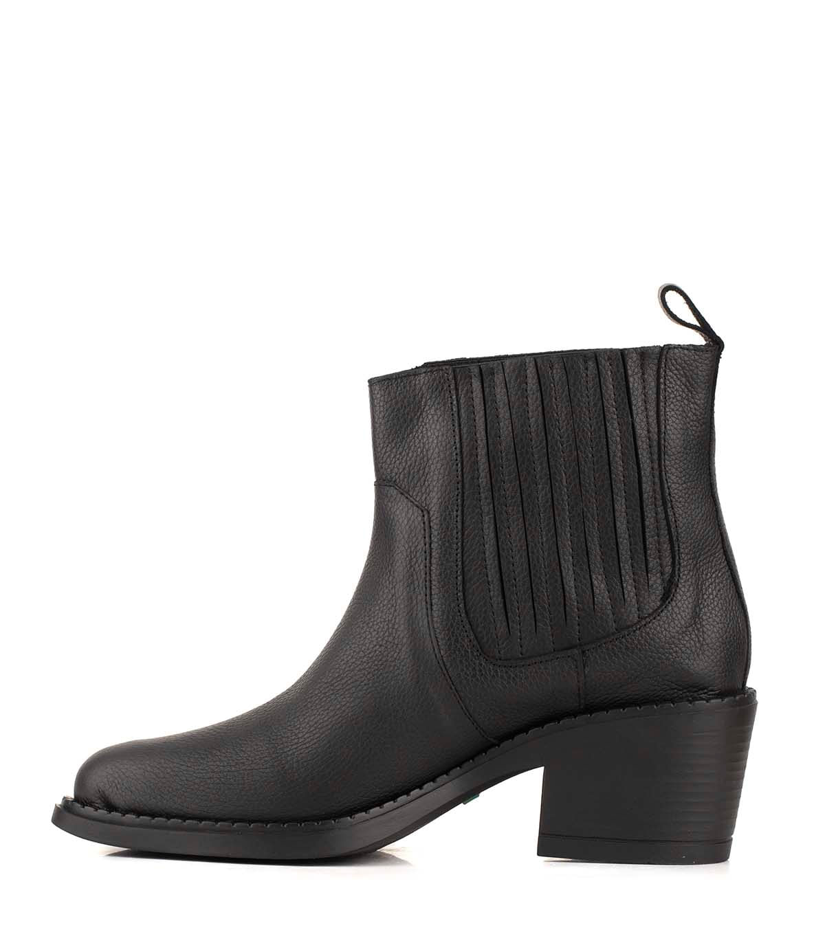 Bota corta de cuero con detalle de tiras — imagen 2