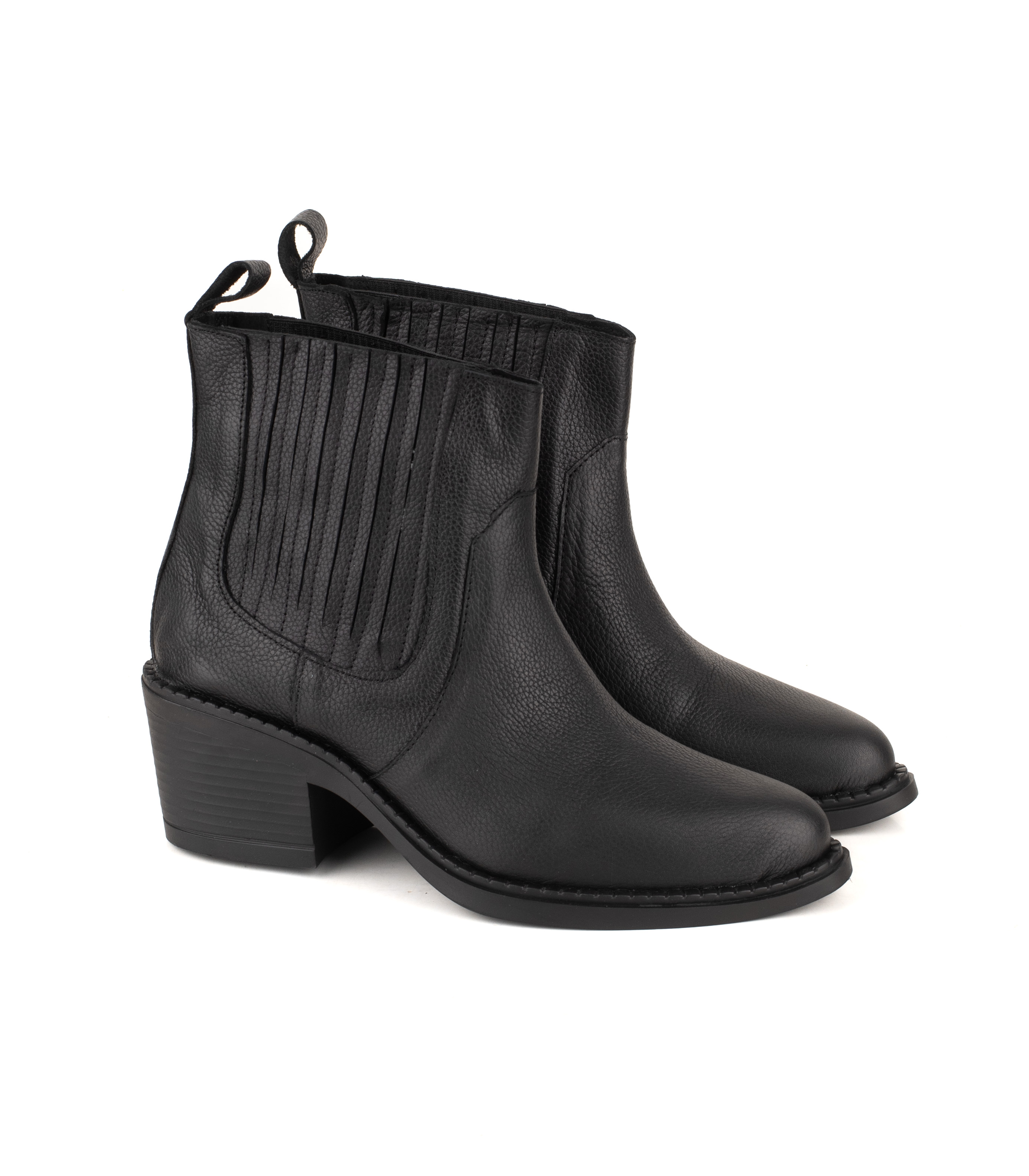 Bota corta de cuero con detalle de tiras — imagen 5