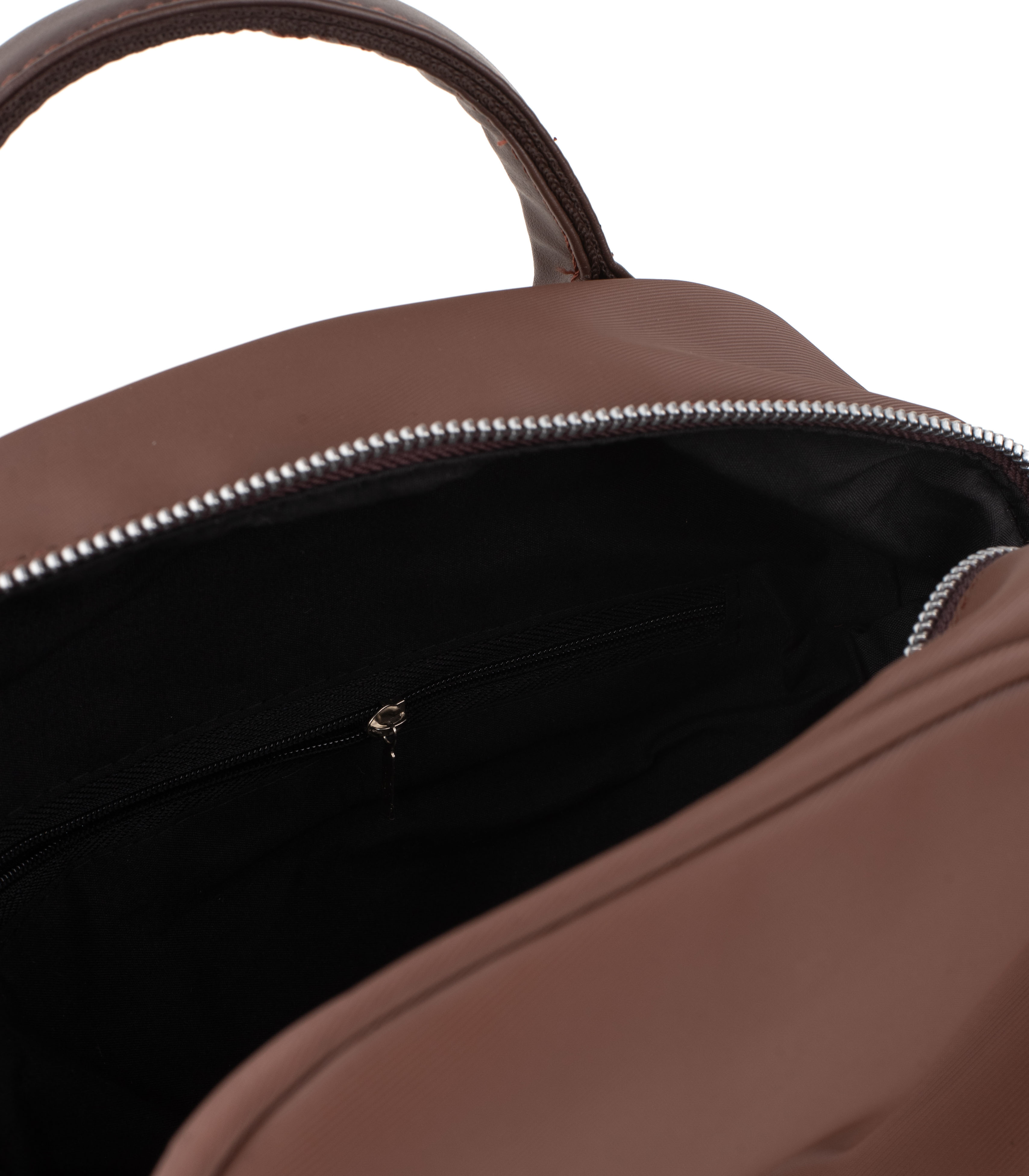 Mochila de simil cuero con bolsillo frontal — imagen 5