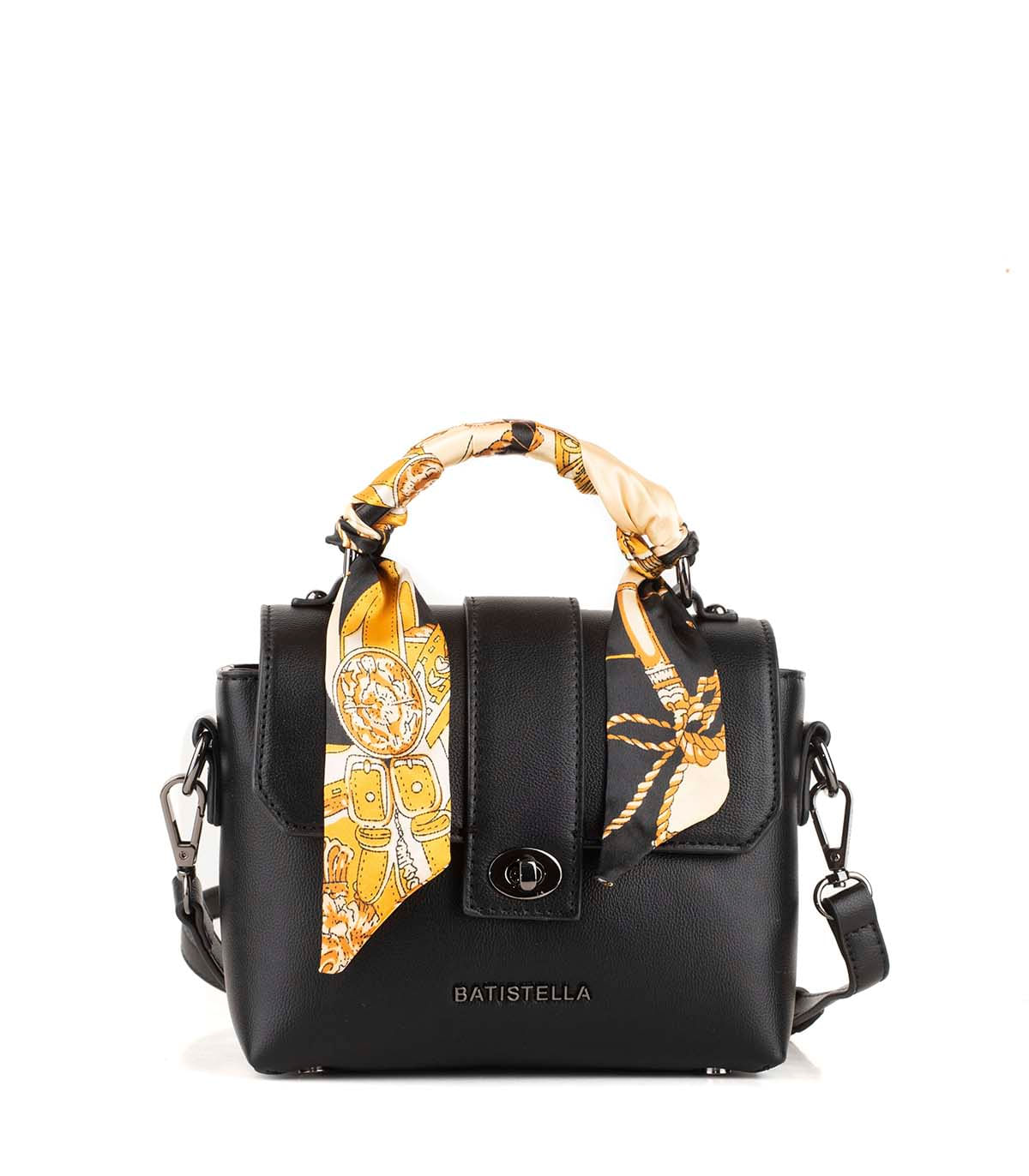 Bandolera de simil cuero con solapa y charms decorativos — imagen 4