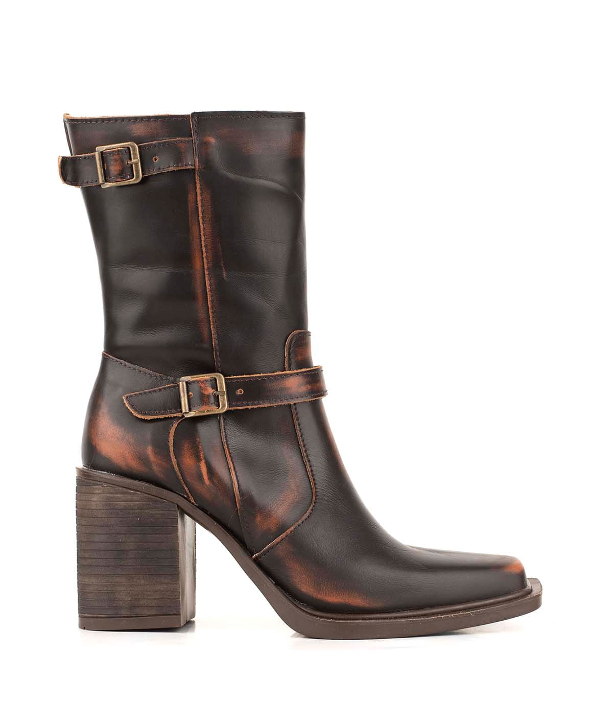 Bota corta de cuero con hebillas y taco alto