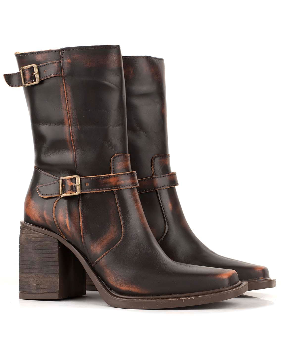 Bota corta de cuero con hebillas y taco alto — imagen 4