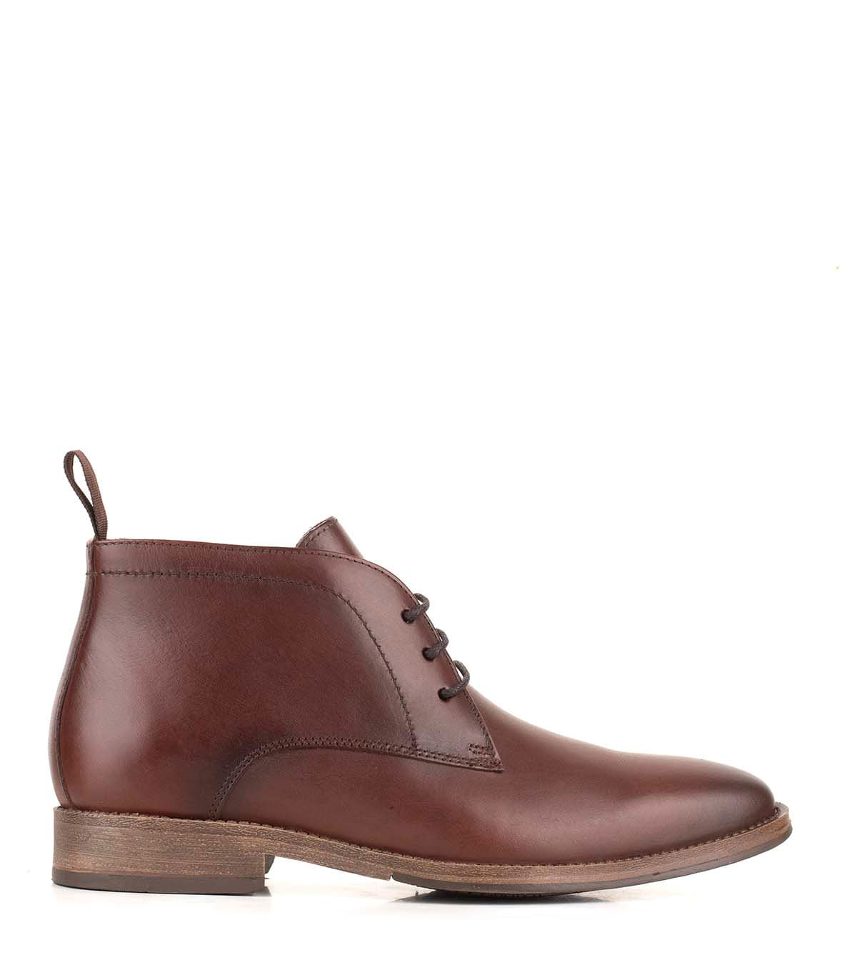 Bota de cuero con cordones