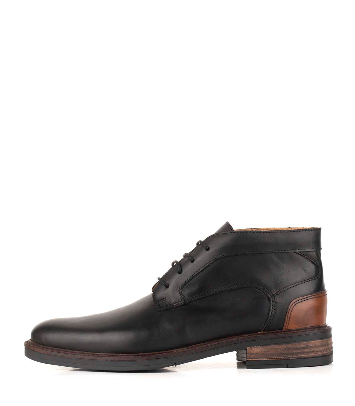 Bota de cuero lisa con cordones y detalle combinado — imagen 2