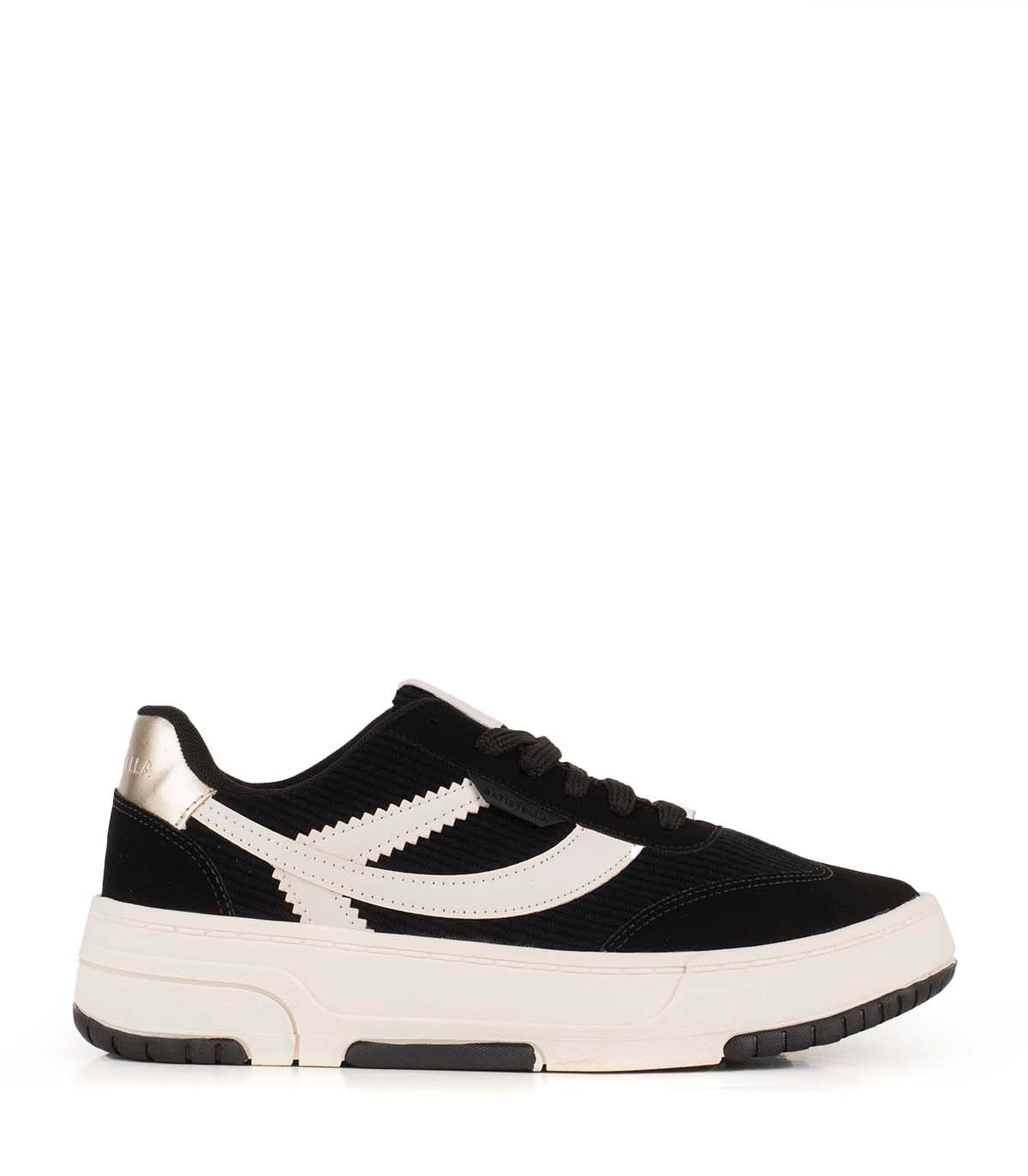Zapatilla urbana de simil cuero con detalles metalizados Batistella silver