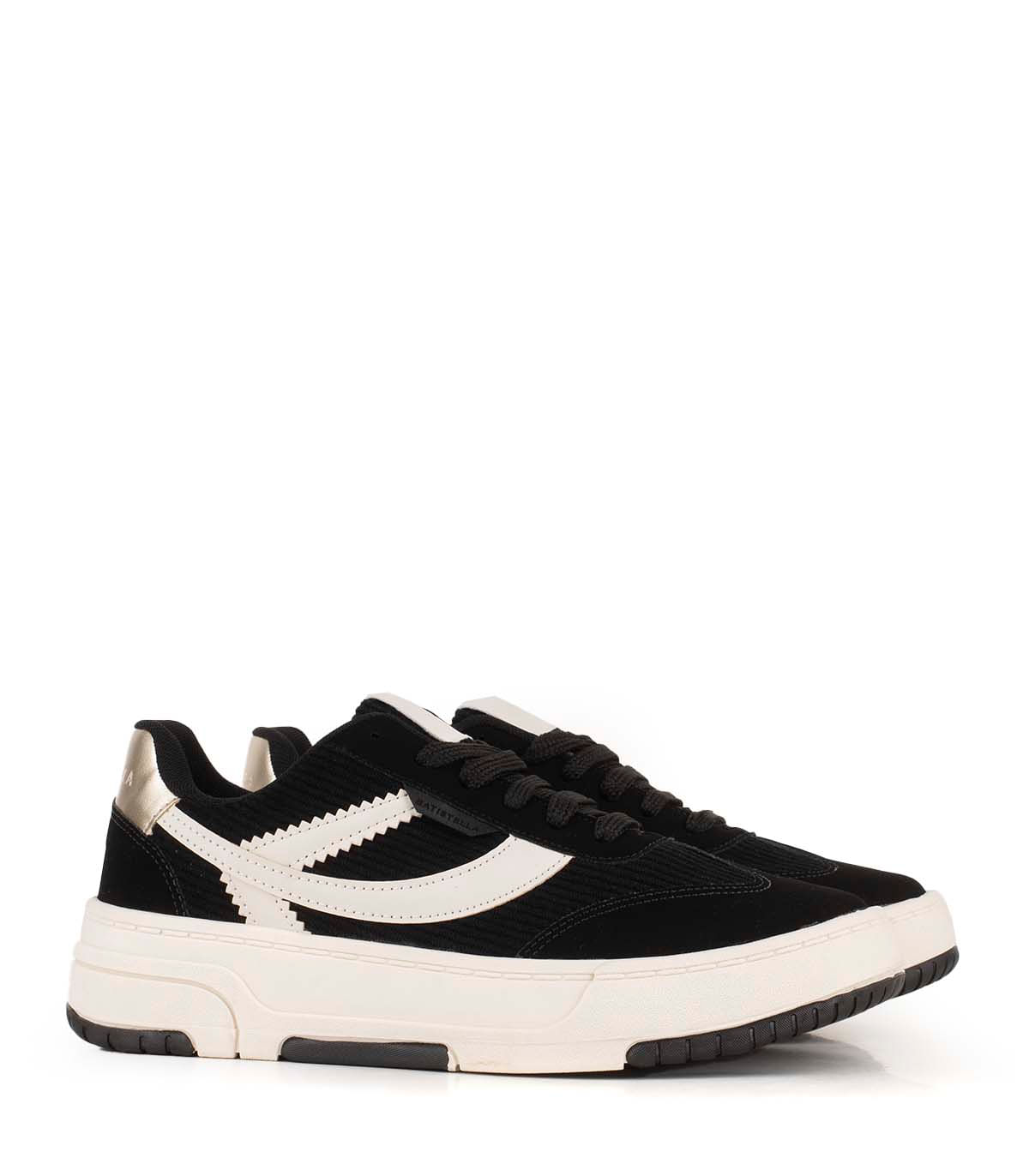Zapatilla urbana de simil cuero con detalles metalizados Batistella silver — imagen 5