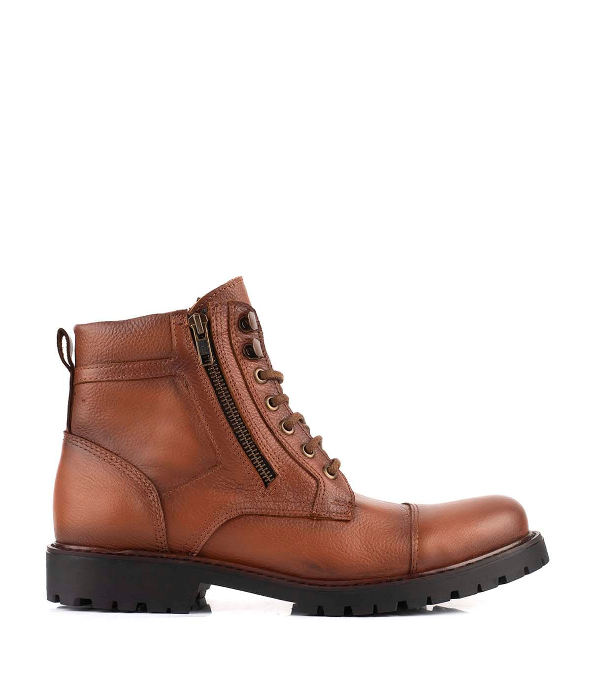 Borcego de cuero graneado con cordones