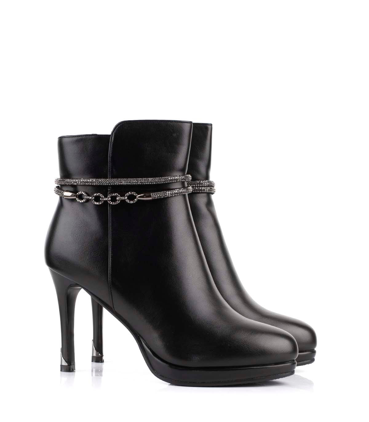 Bota corta de simil cuero con taco alto y detalle Batistella — imagen 4