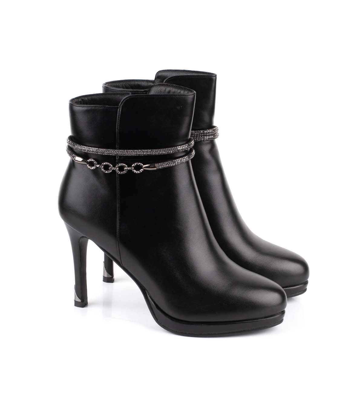 Bota corta de simil cuero con taco alto y detalle Batistella — imagen 5
