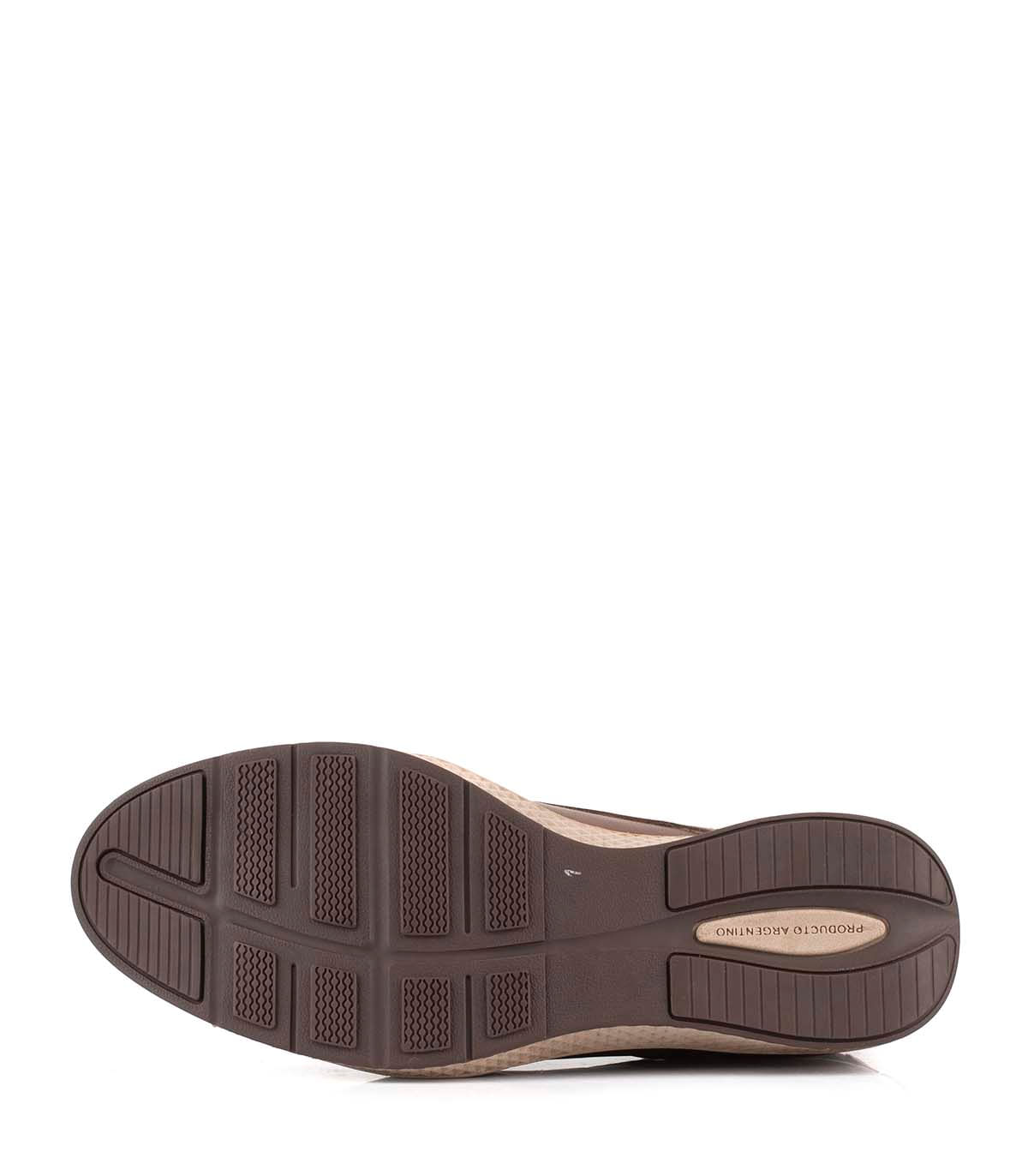 Zapato de cuero con cordones y suela texturada — imagen 3