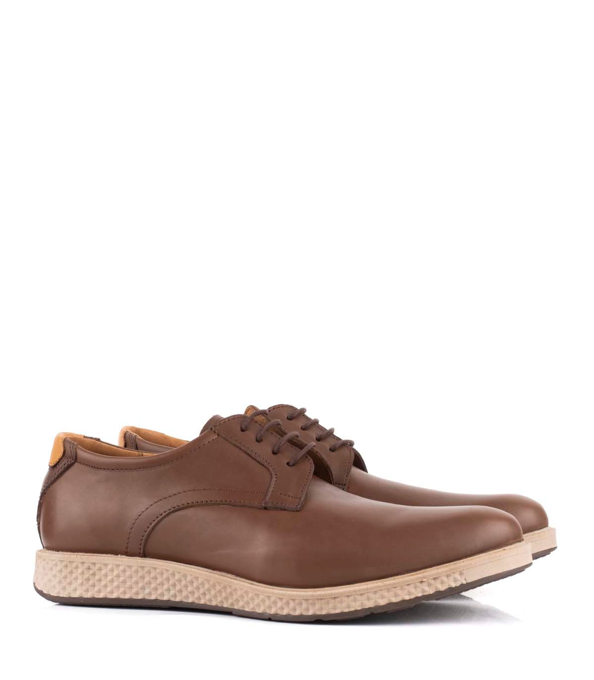 Zapato de cuero con cordones y suela texturada — imagen 5