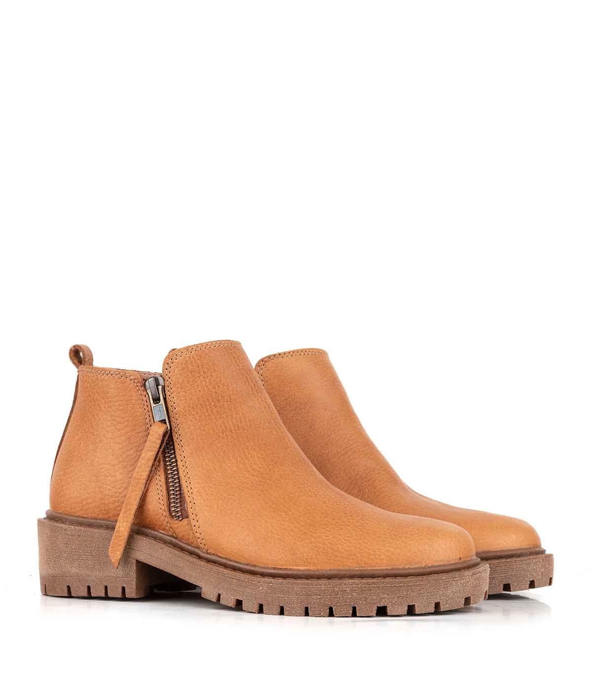 Botas cortas bajas de cuero con doble cierres Batistella — imagen 3