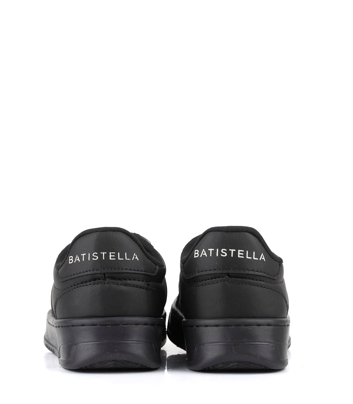 Zapatilla urbana en simil cuero con suela confort de color camel de Batistella — imagen 4