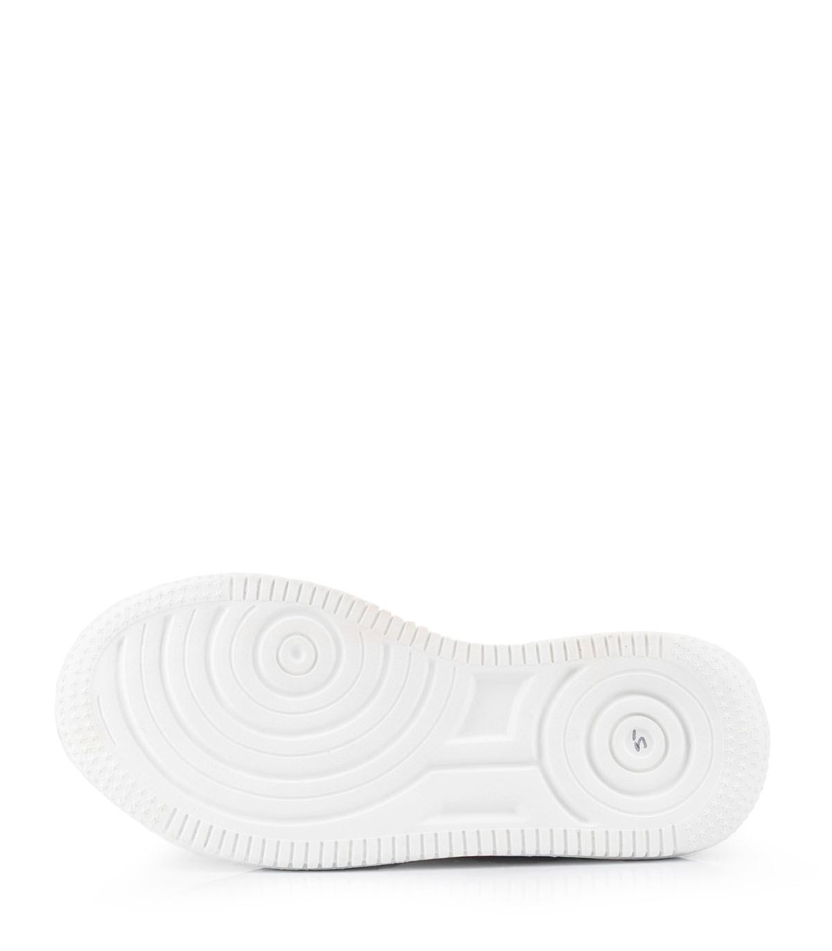 Zapatilla urbana en simil cuero combinada con suela confort — imagen 3