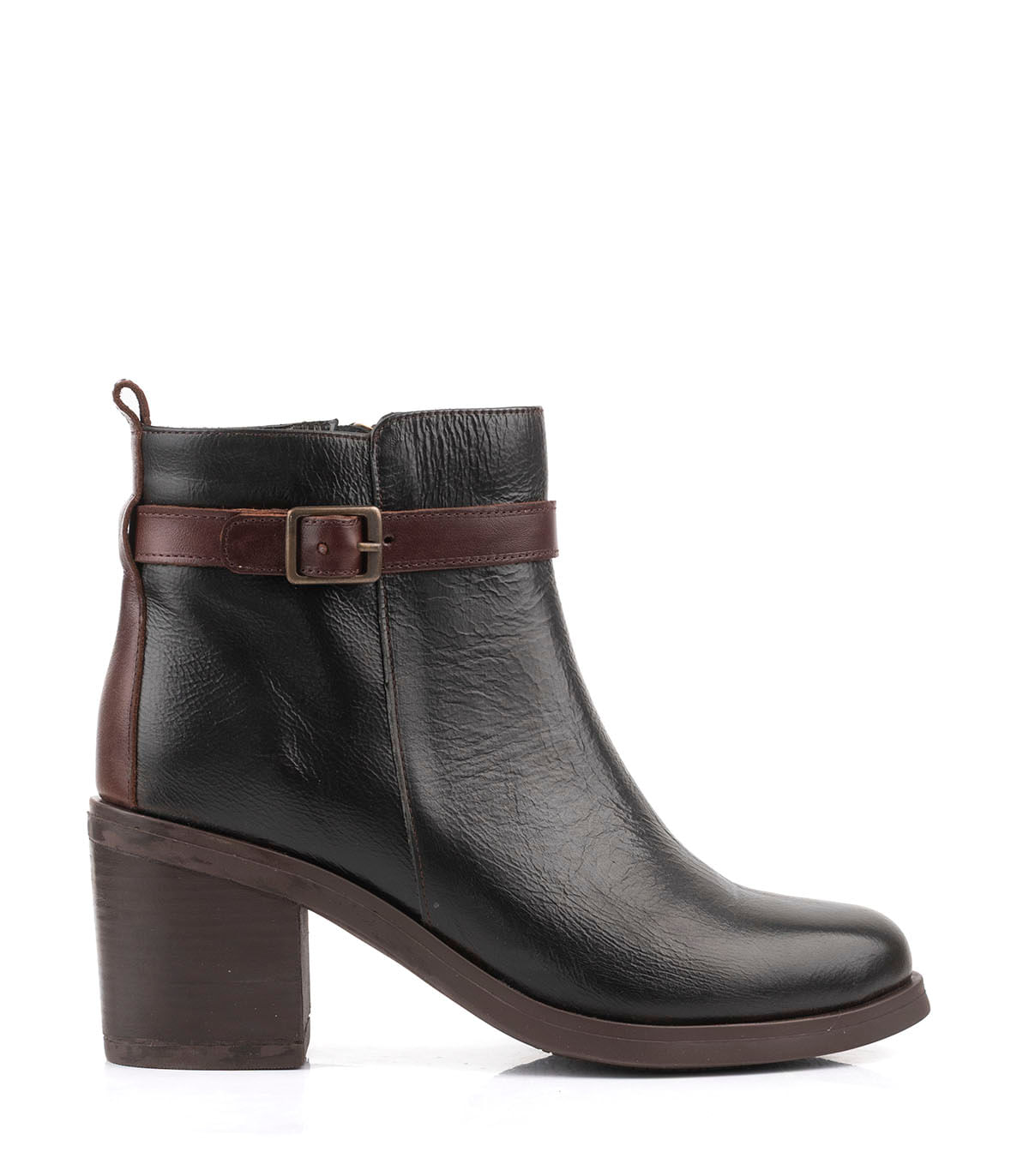 Botas cortas de cuero con hebilla y taco medio