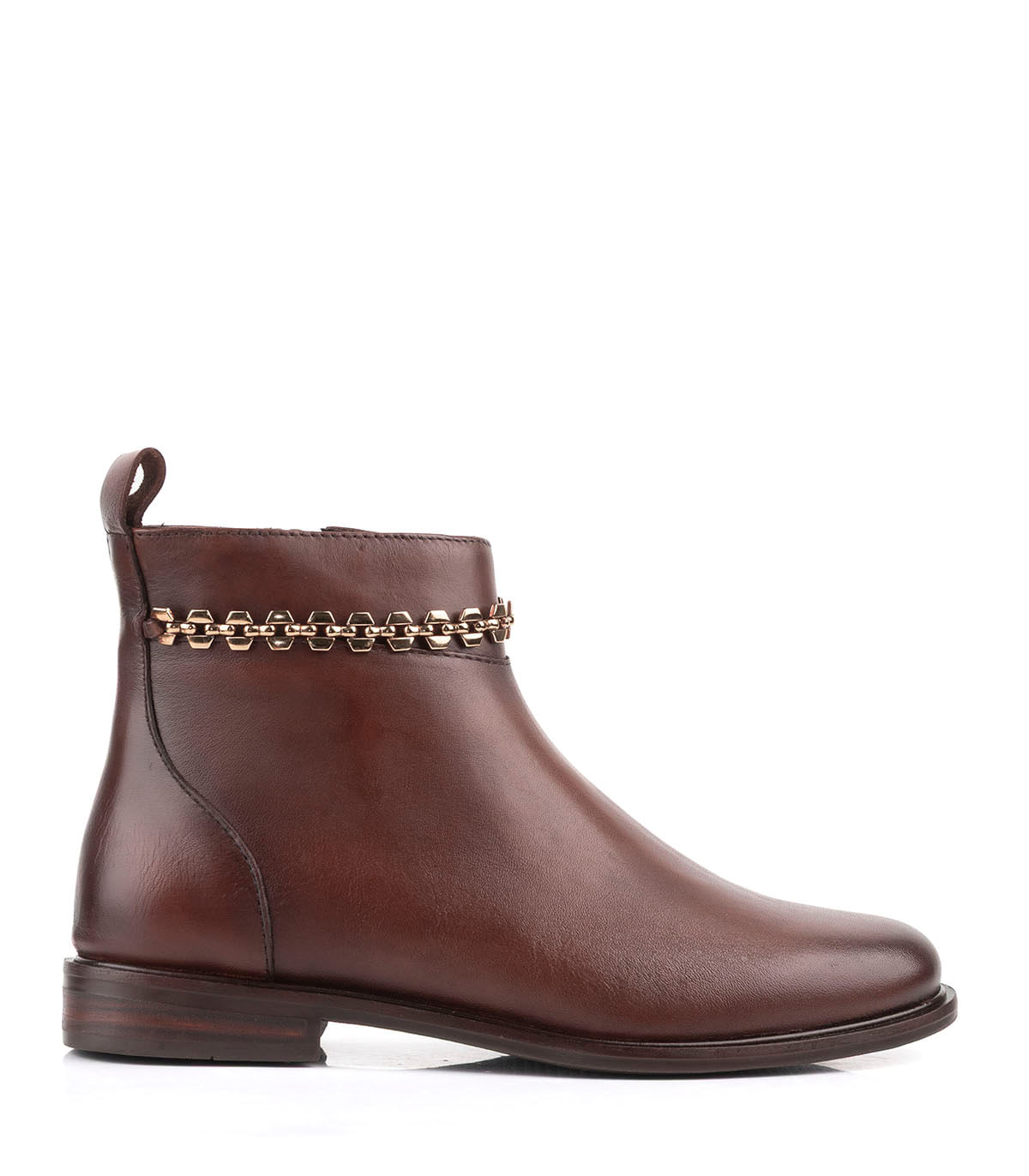 Botas cortas de cuero con detalle de cadena
