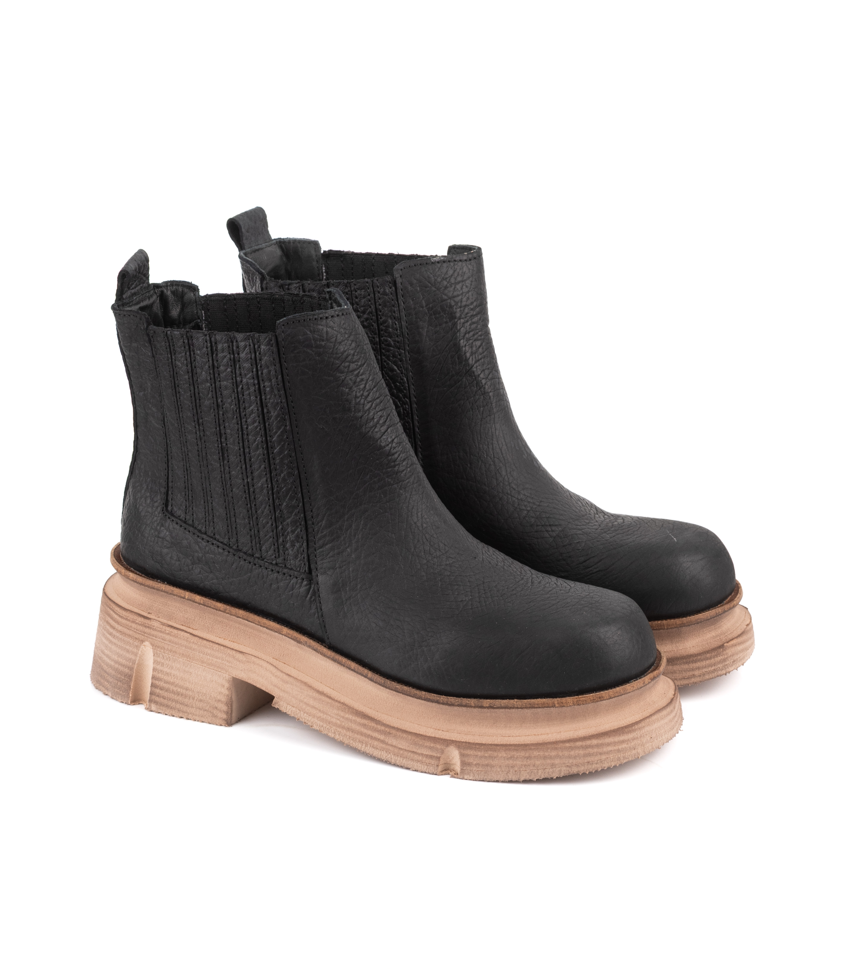Botas cortas de cuero con plataforma y elástico lateral de Batistella — imagen 5