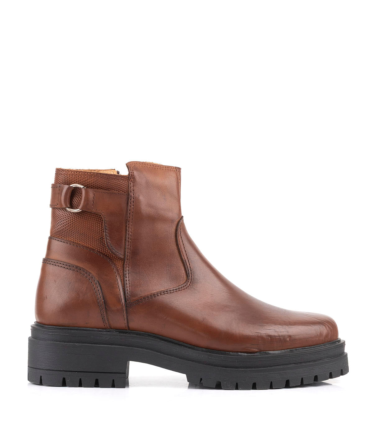 Botas cortas de cuero con base chunky y detalle texturado