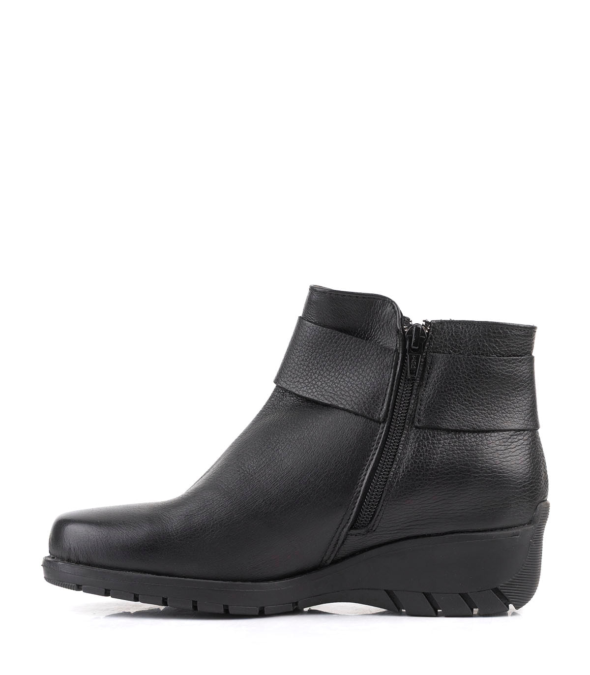 Botas cortas de cuero con hebilla decorativa — imagen 2