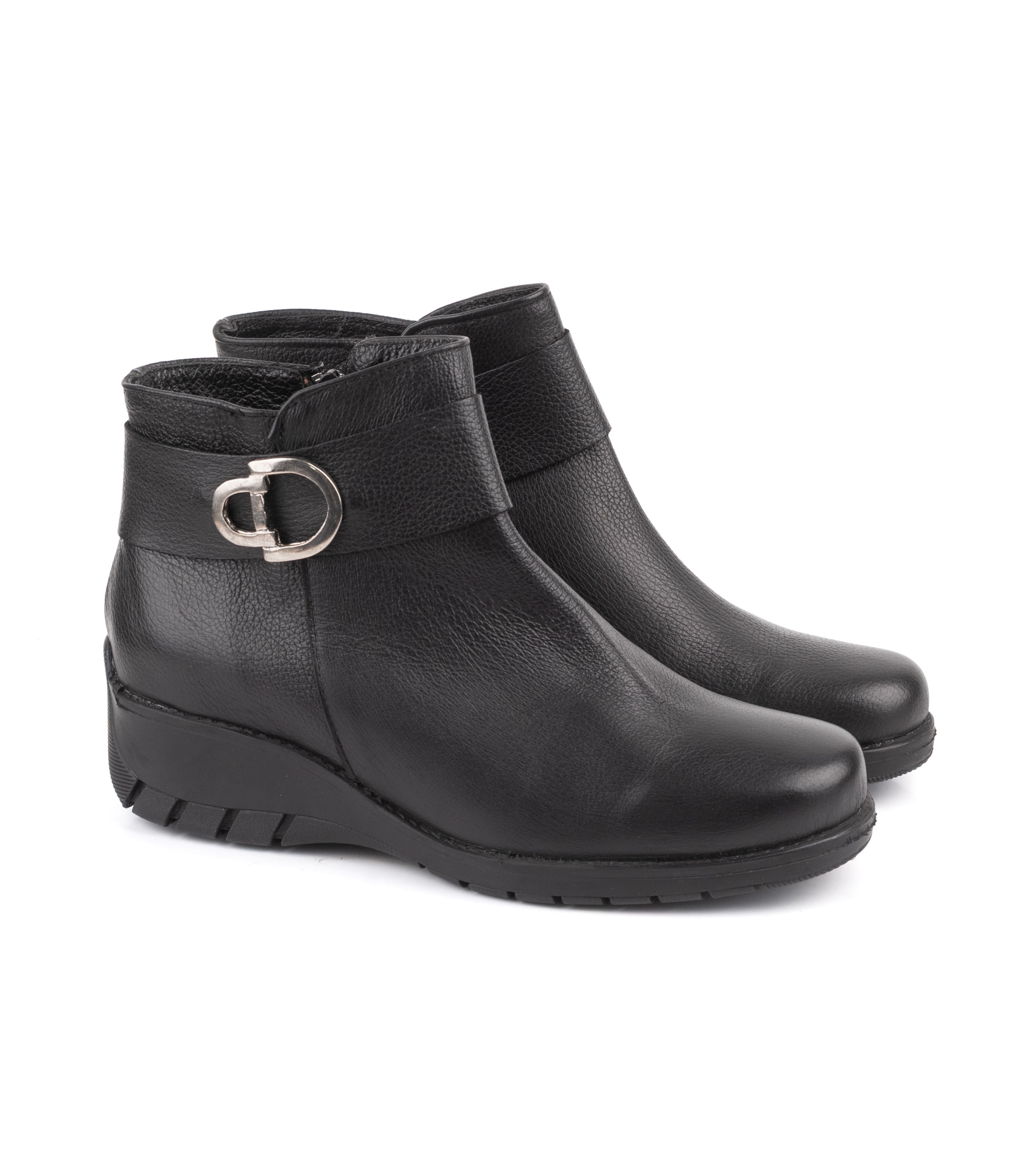 Botas cortas de cuero con hebilla decorativa — imagen 5