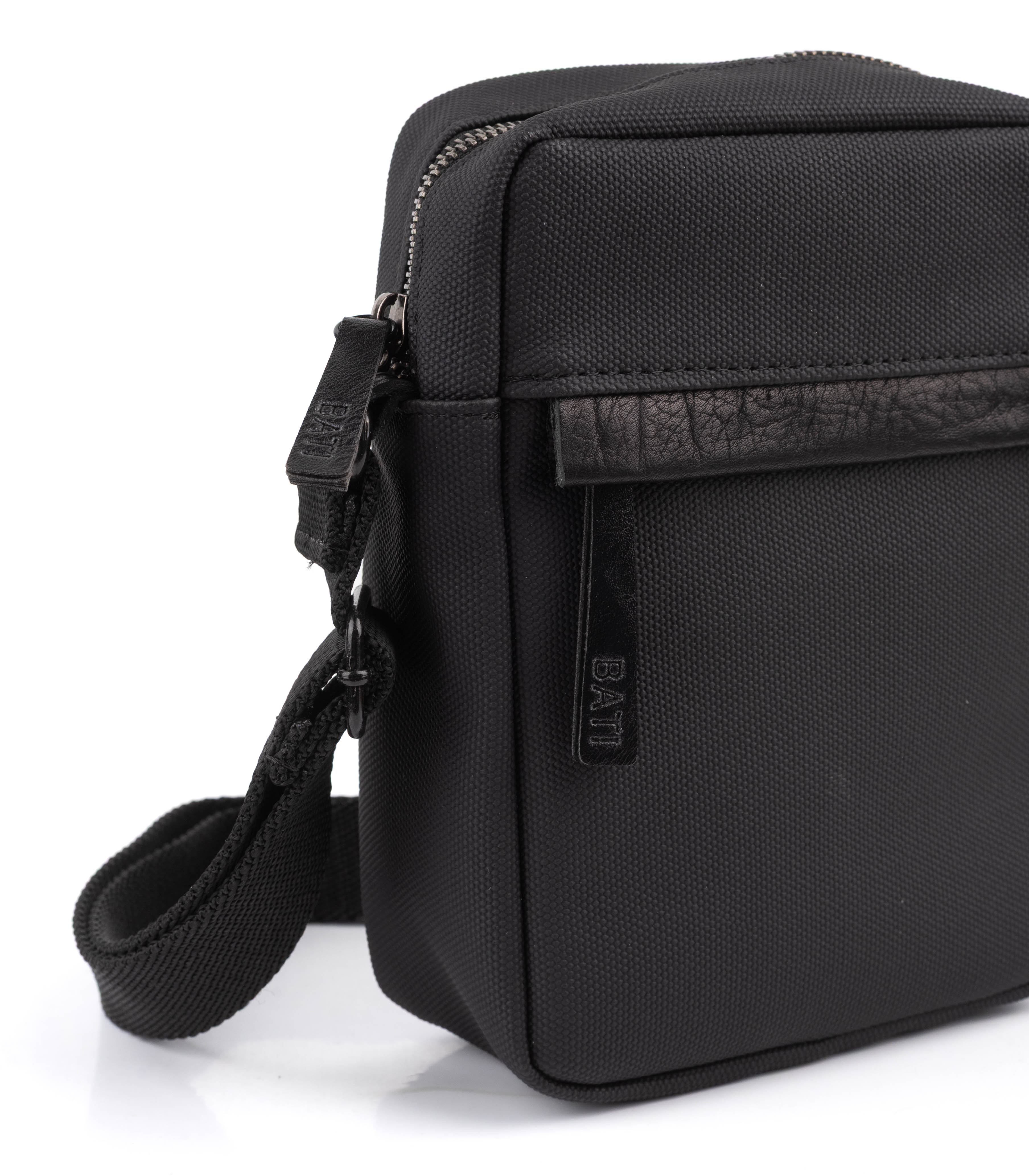 Bandolera morral de tela engomada negra de Batistella — imagen 4
