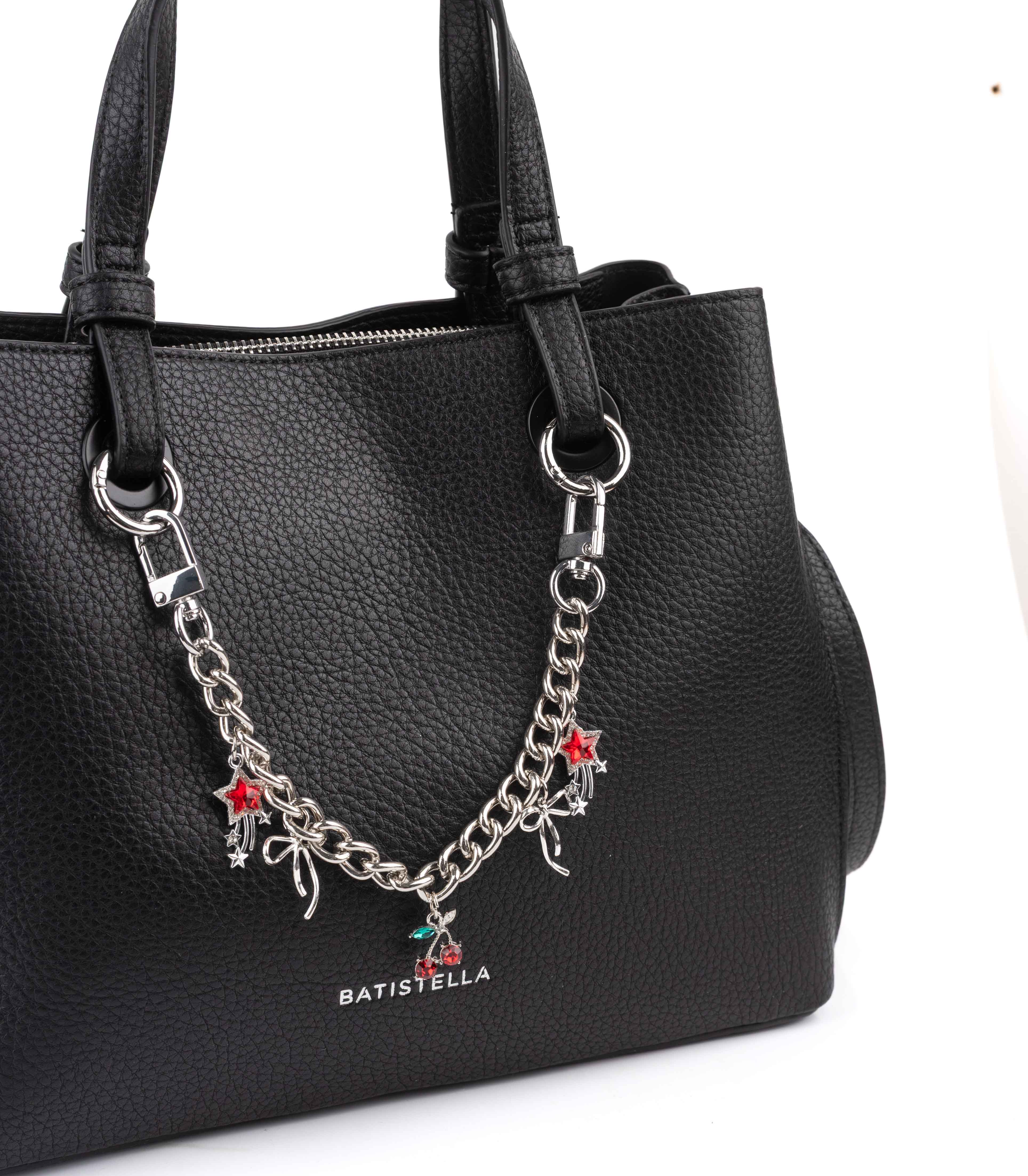 Cartera de simil cuero graneado con dije metálico — imagen 4