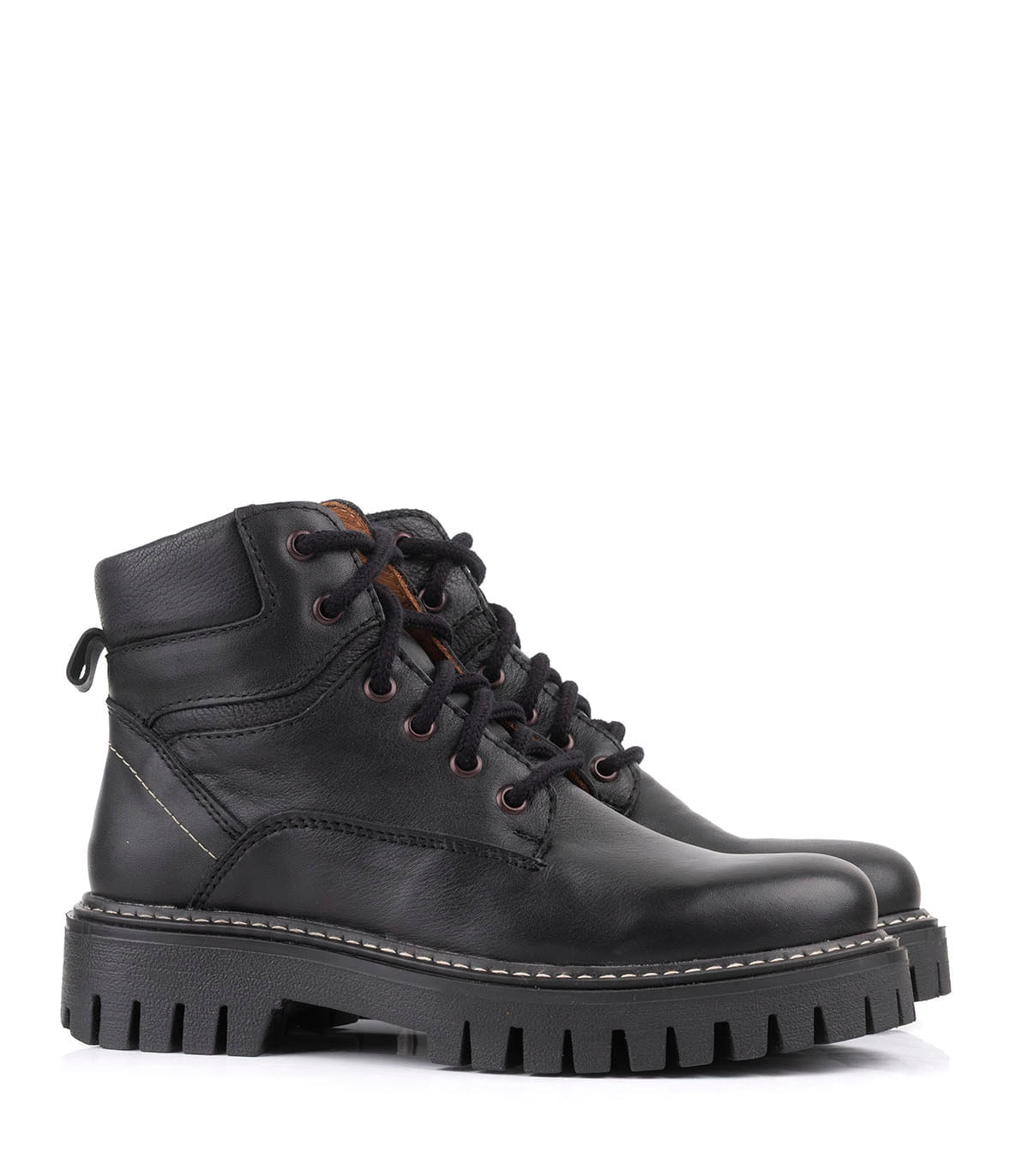 Borcegos de cuero con cordones y suela dentada — imagen 4