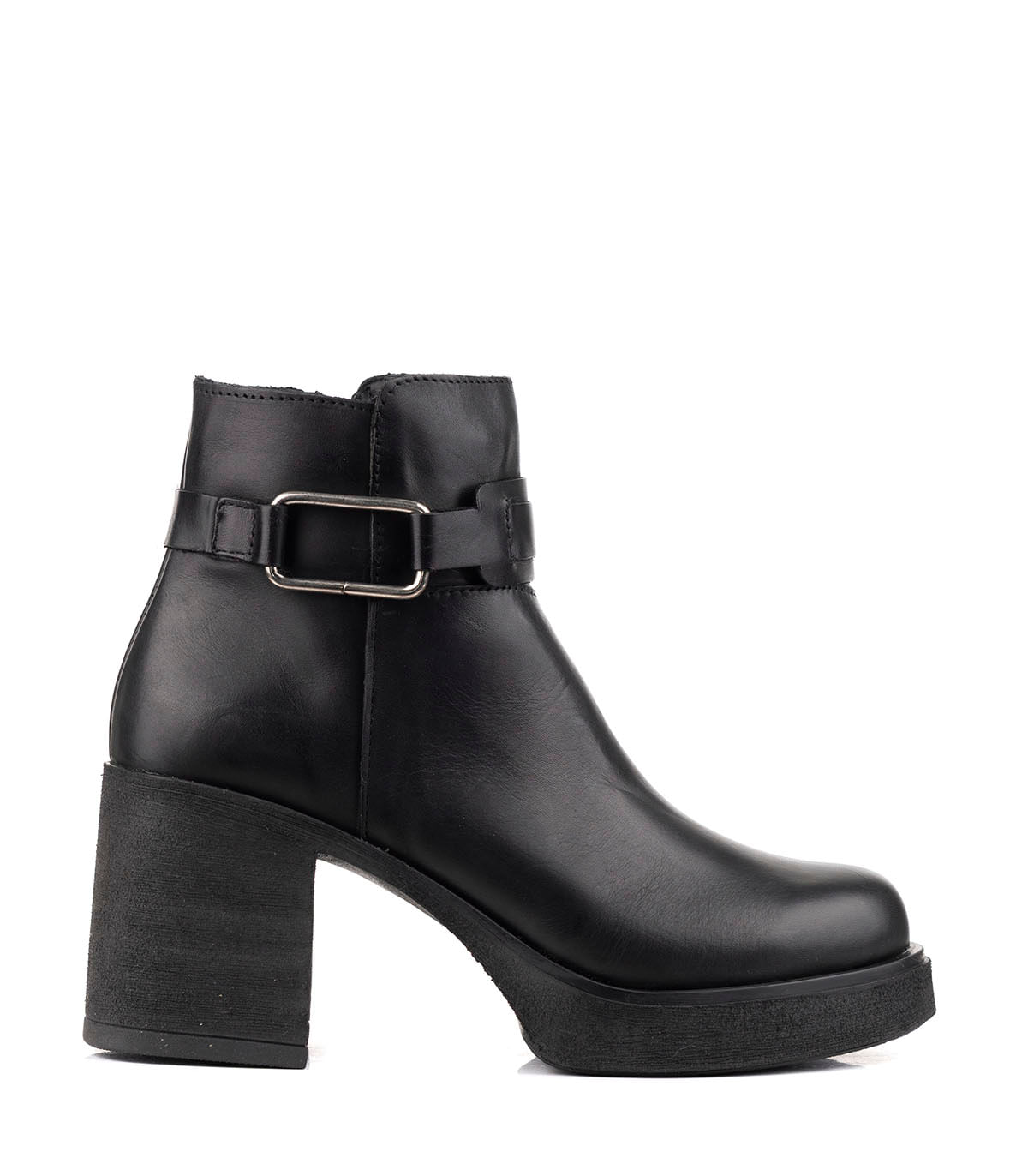 Bota corta de cuero con hebilla Batistella