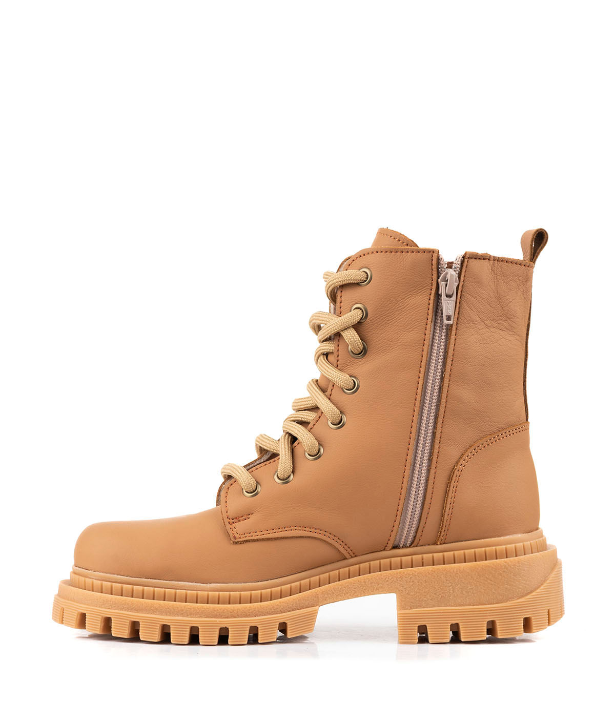 Borcego de cuero con suela tractorada Batistella camel — imagen 2