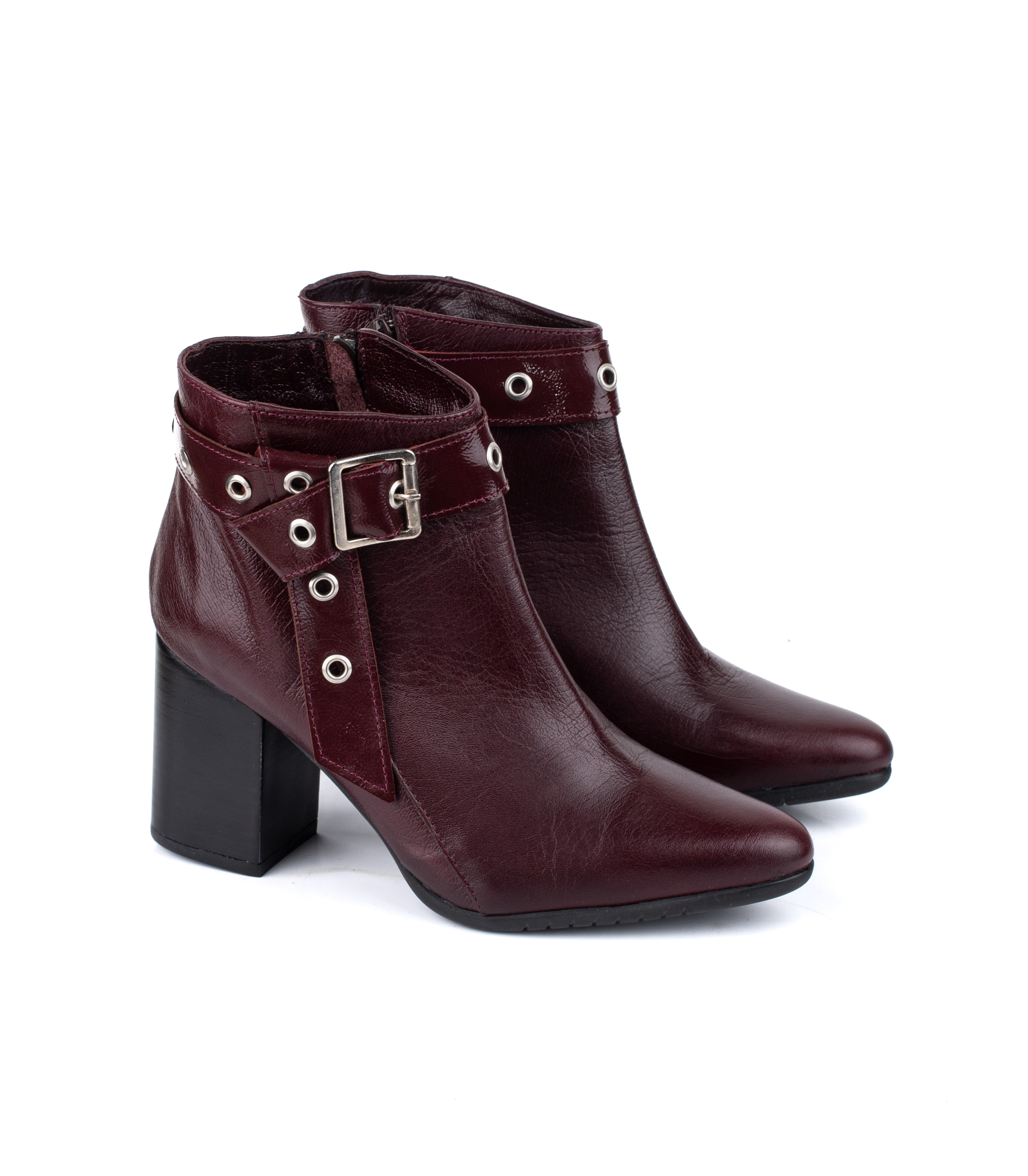 Bota corta de cuero con detalle de hebilla — imagen 5