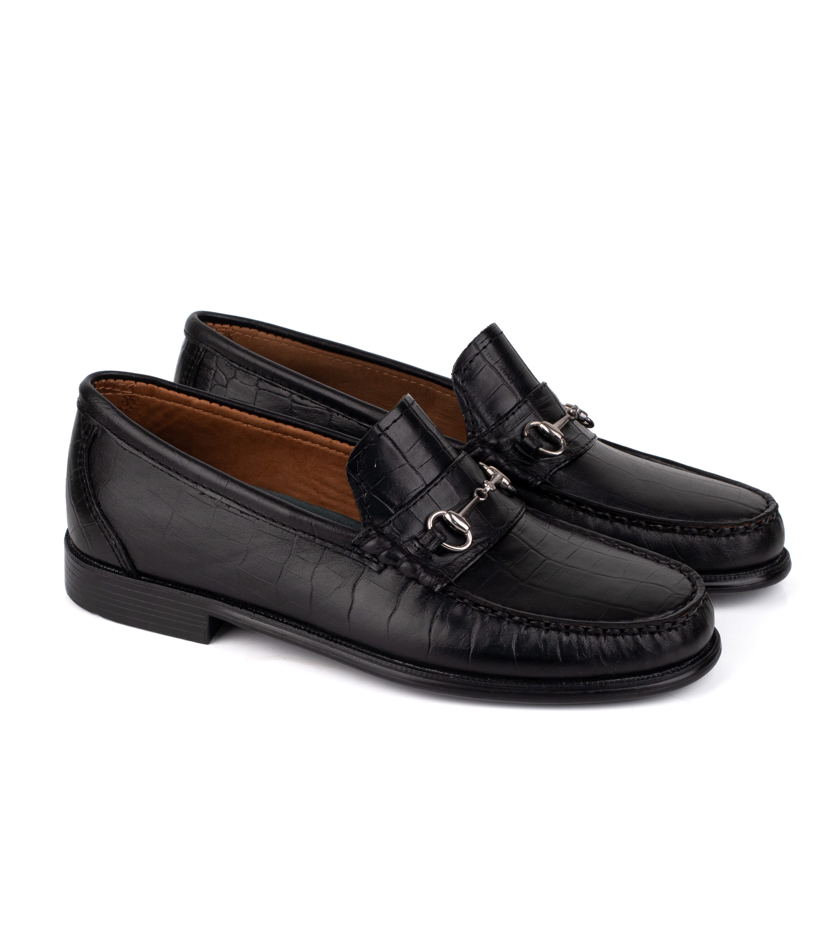 Mocasín de cuero con herraje y textura reptil — imagen 5