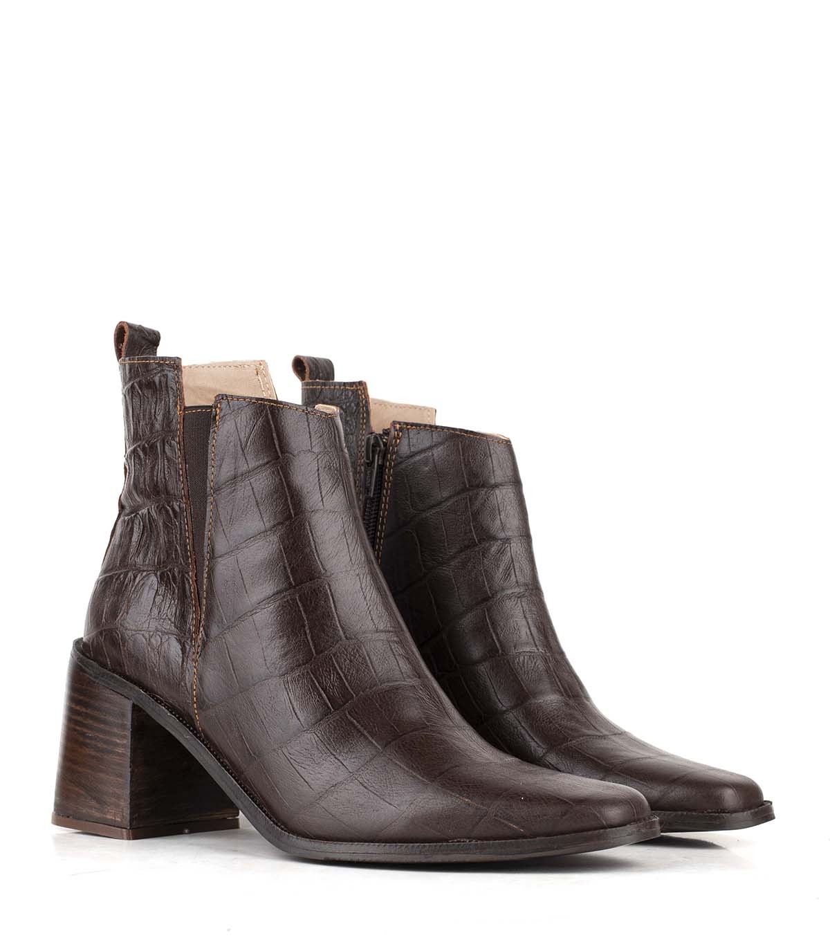 Botas cortas de cuero reptil con taco — imagen 4